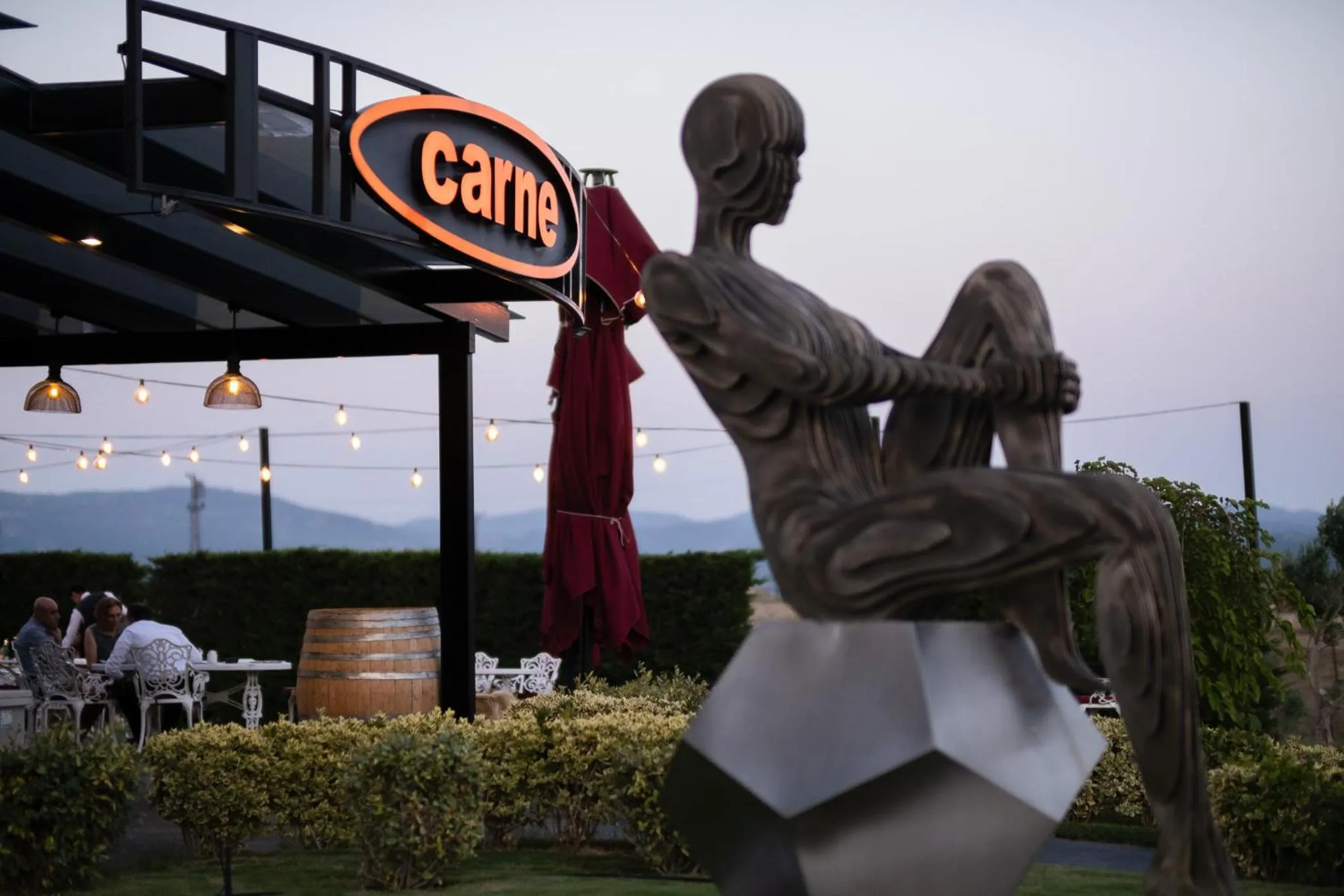 Restaurant/places to eat in Avec Hotel