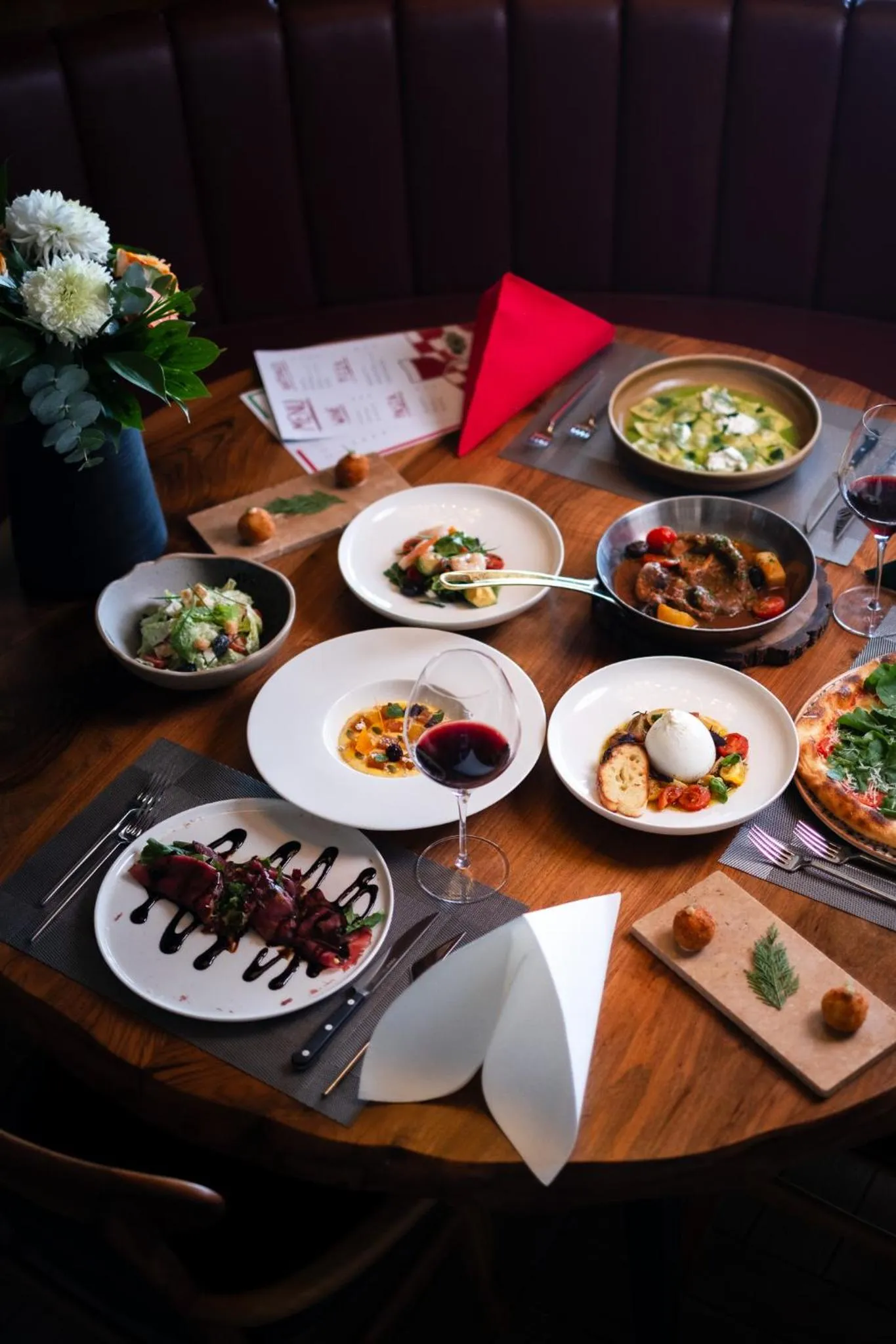 Food and drinks in Avec Hotel