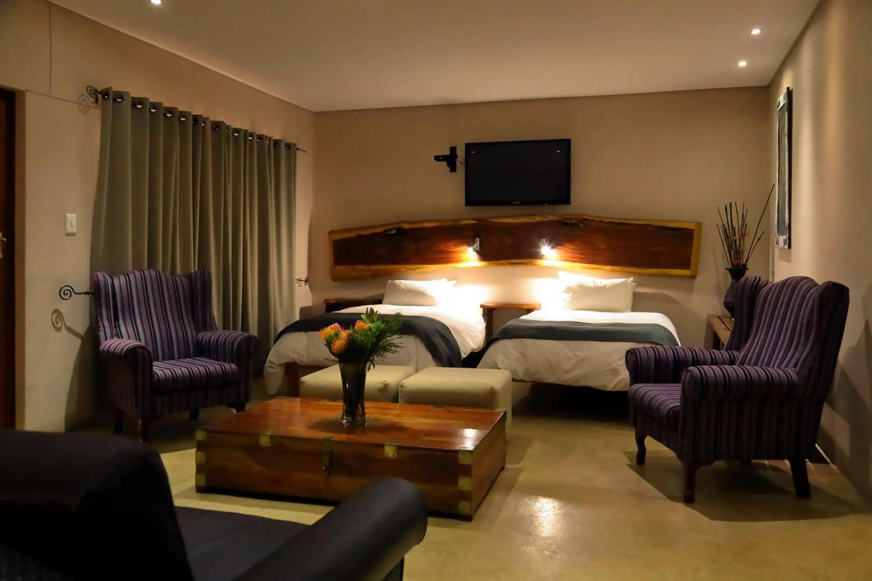 Bed in Cest Si Bon Hotel