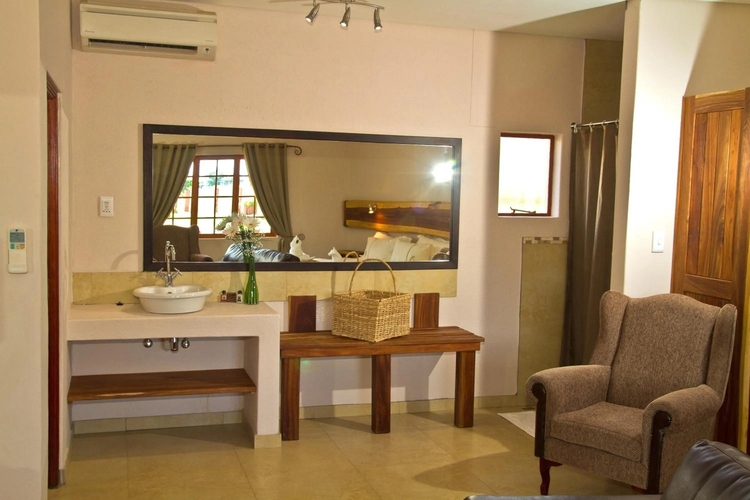 Bathroom in Cest Si Bon Hotel