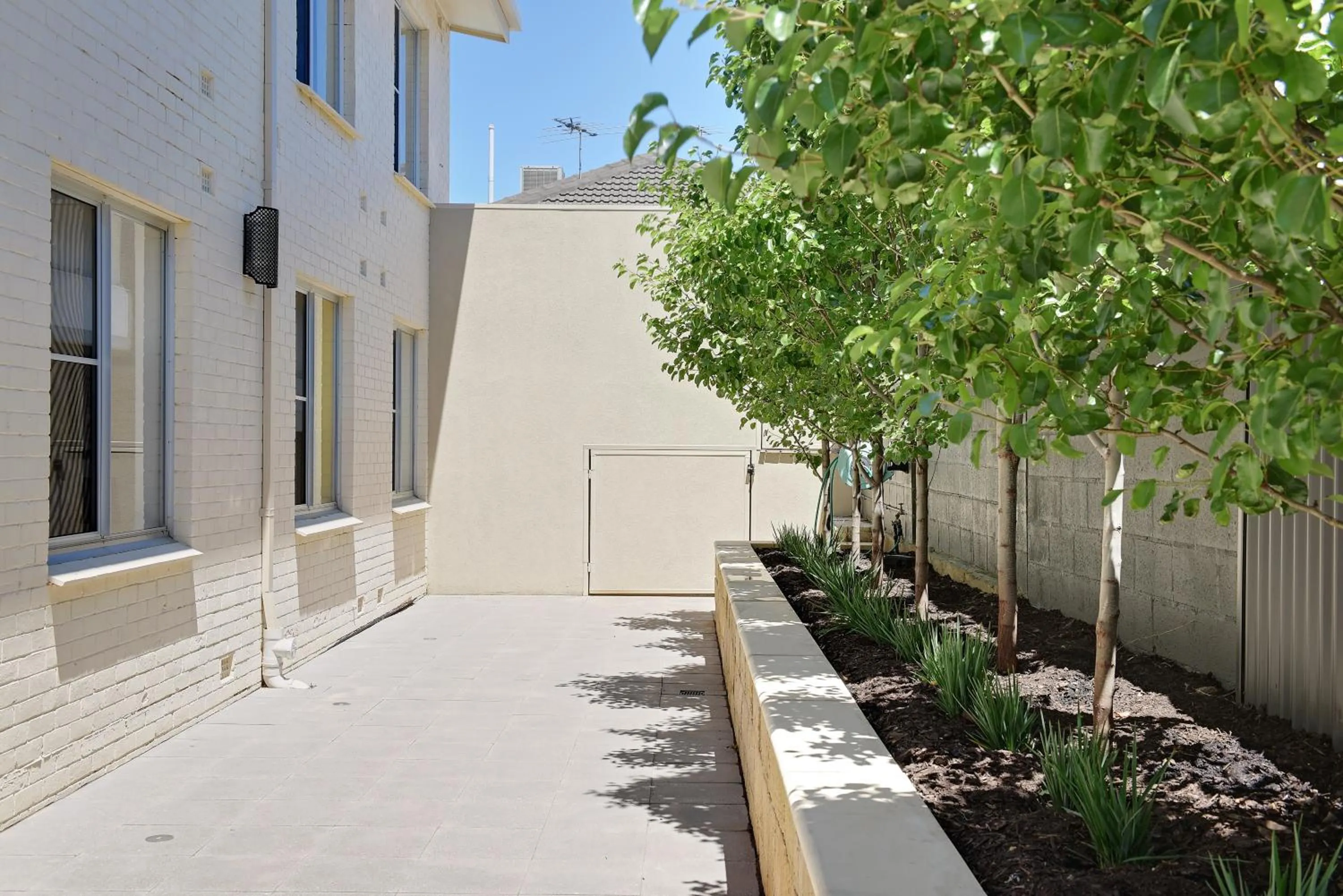 Garden, Property Building in Arabella on West