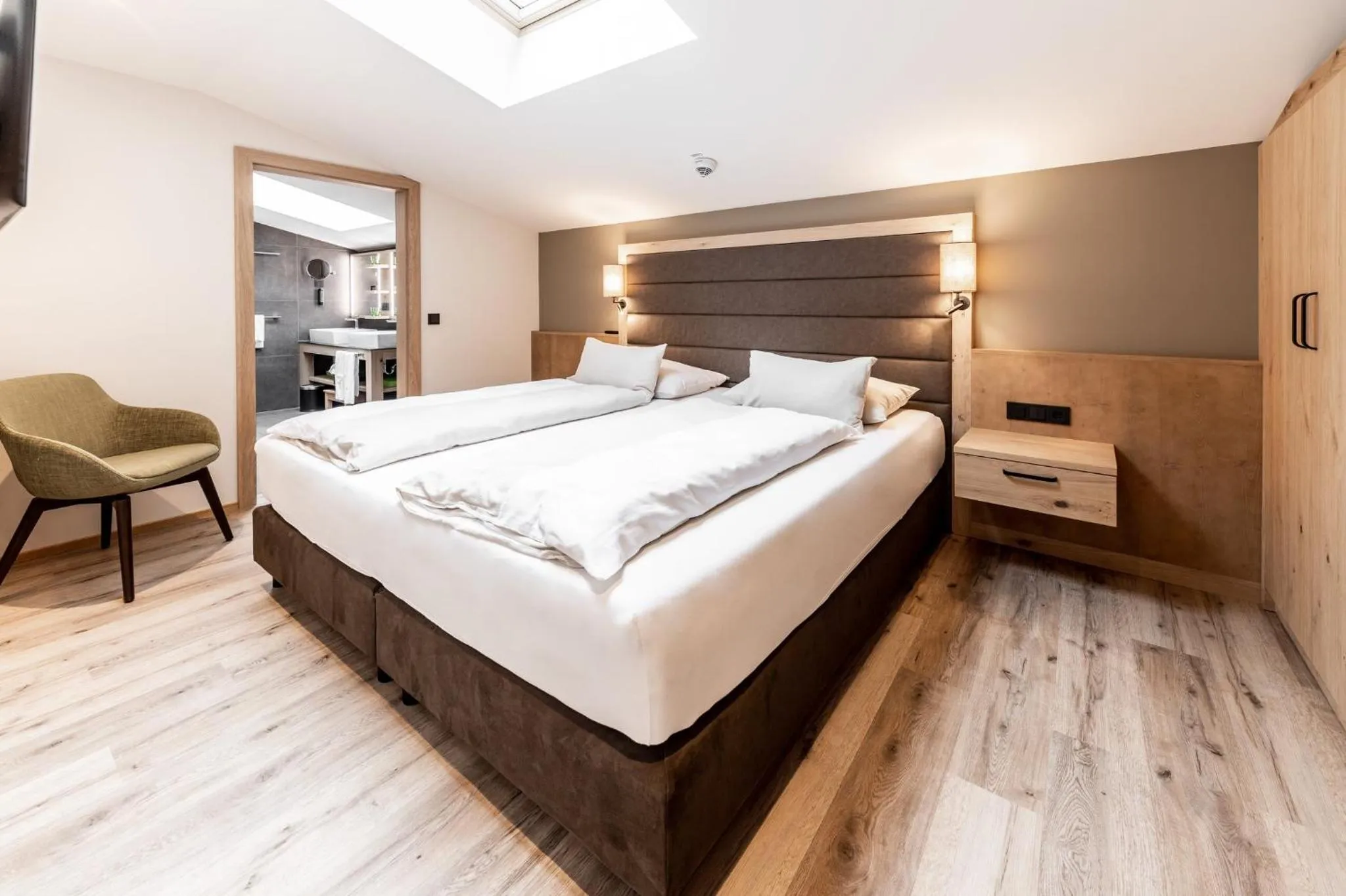 Photo of the whole room, Bed in Das Bayrischzell Familotel Oberbayern