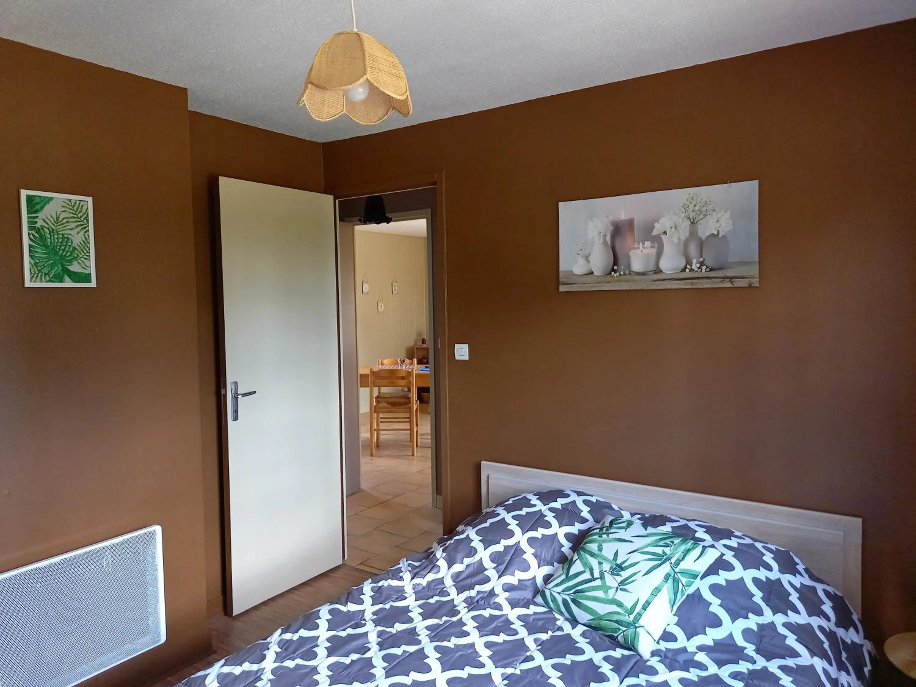 Photo of the whole room, Bed in Domaine de Vaulatour.