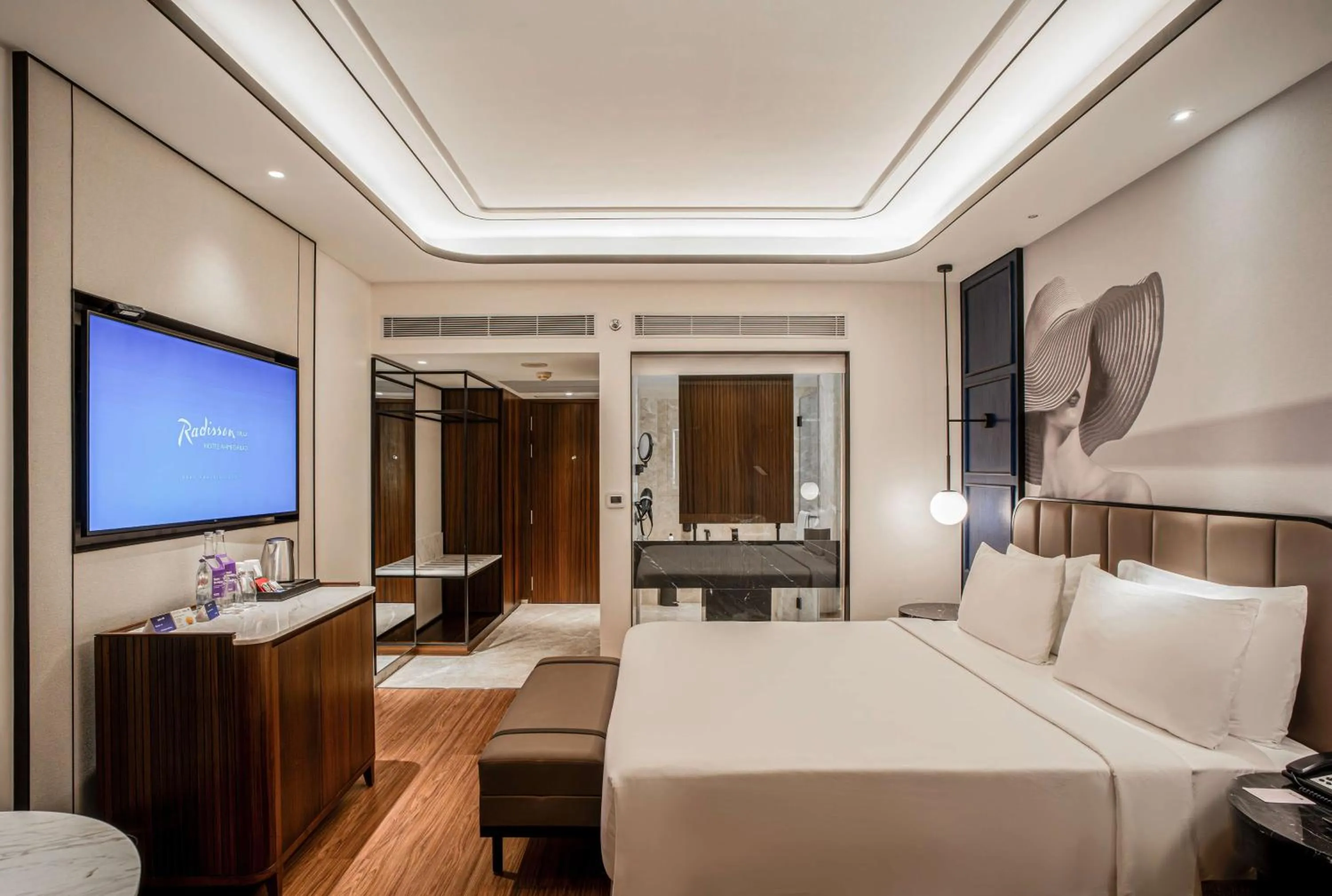 Bedroom, Bed in Radisson Blu Hotel Ahmedabad