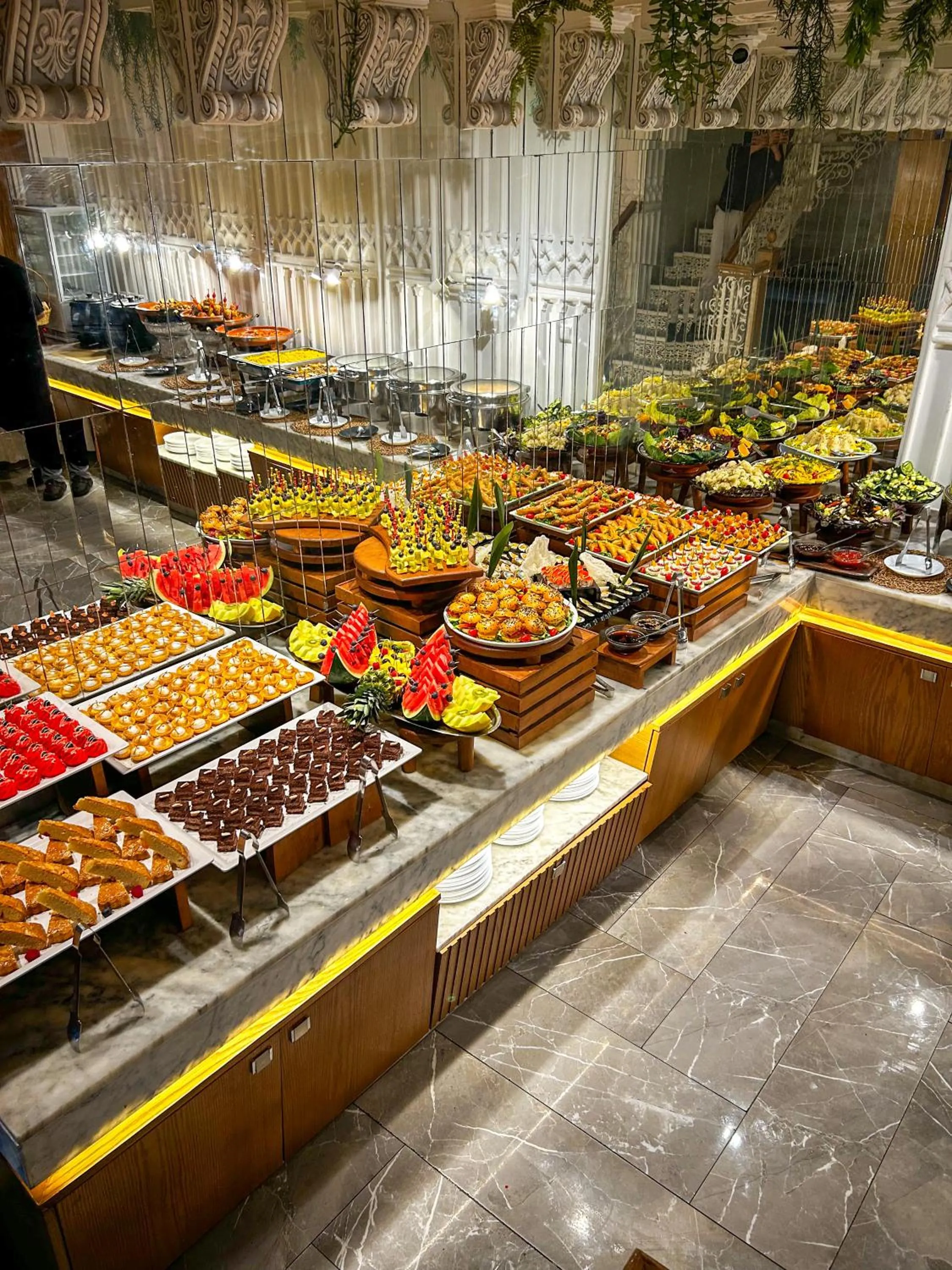 Restaurant/places to eat in Stars Hotel & Spa