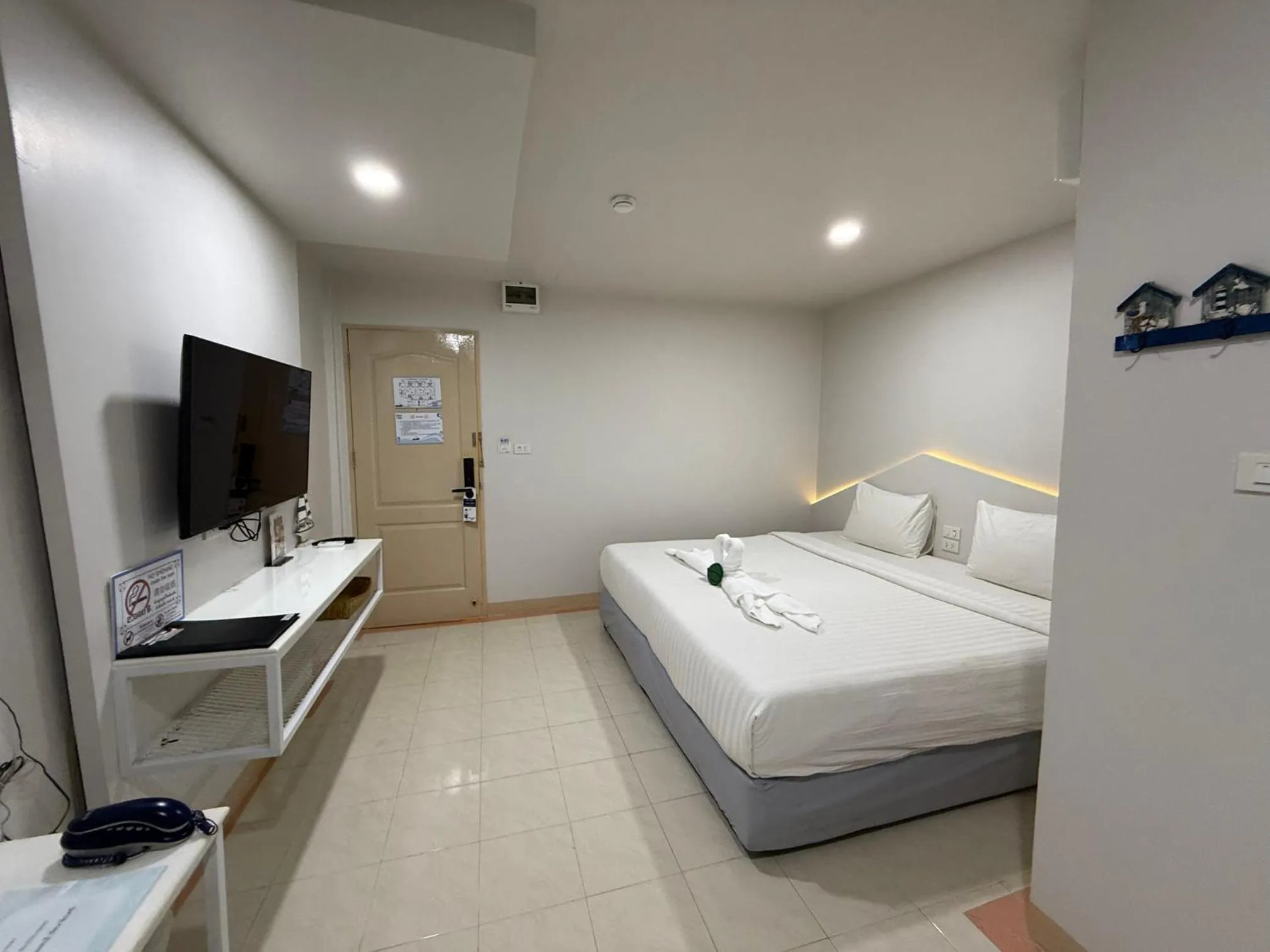 Communal lounge/ TV room, Bed in Bed By Boat @Nonthaburi Pier