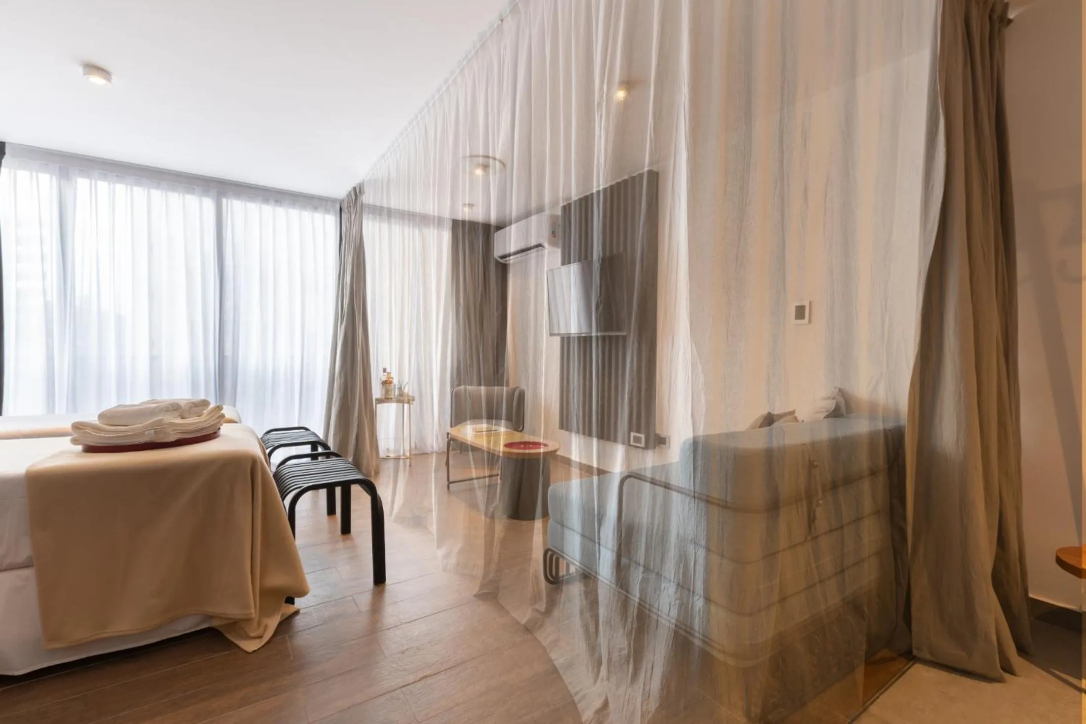 Photo of the whole room in Stay Suites