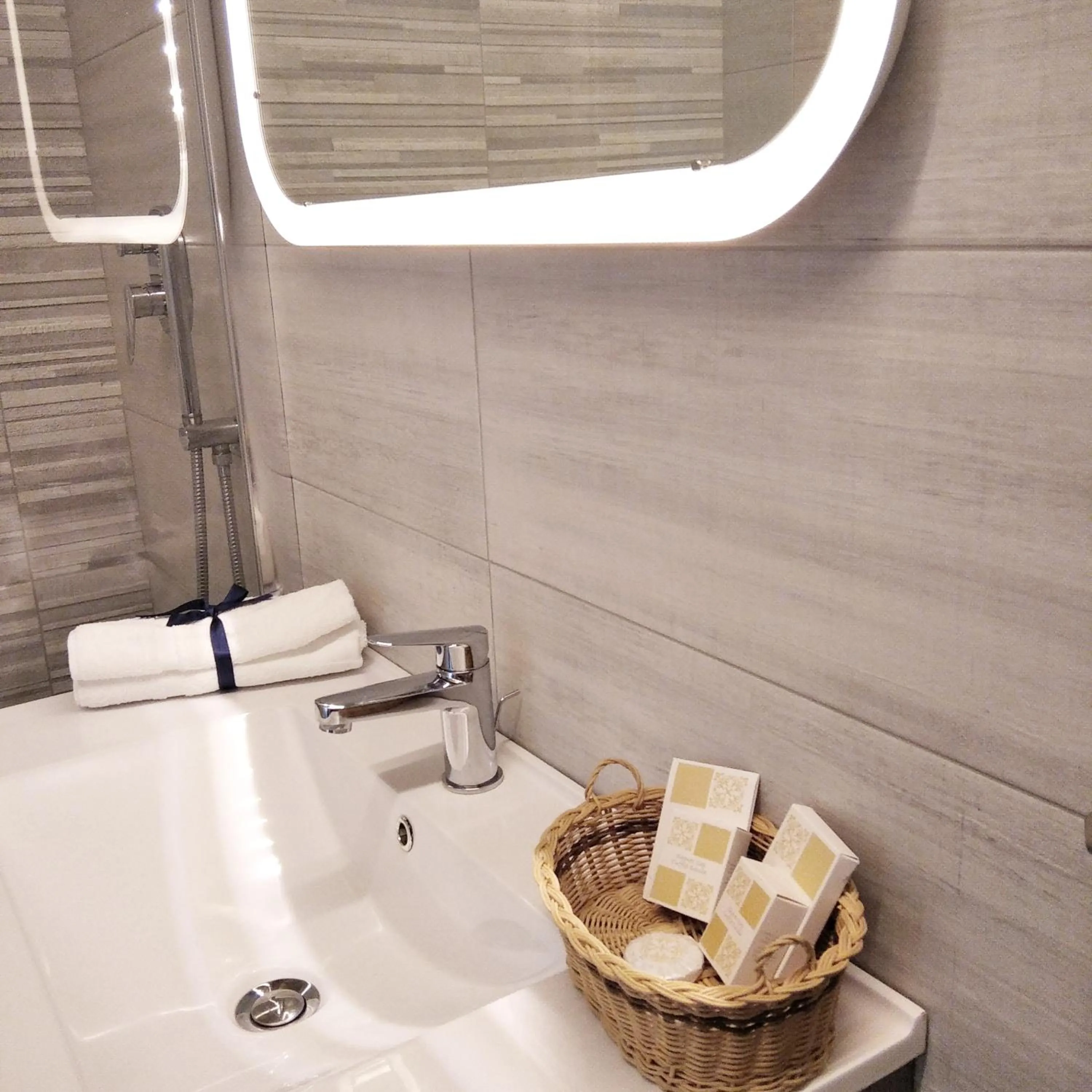 Bathroom in TRANI LA GRAZIA b&b