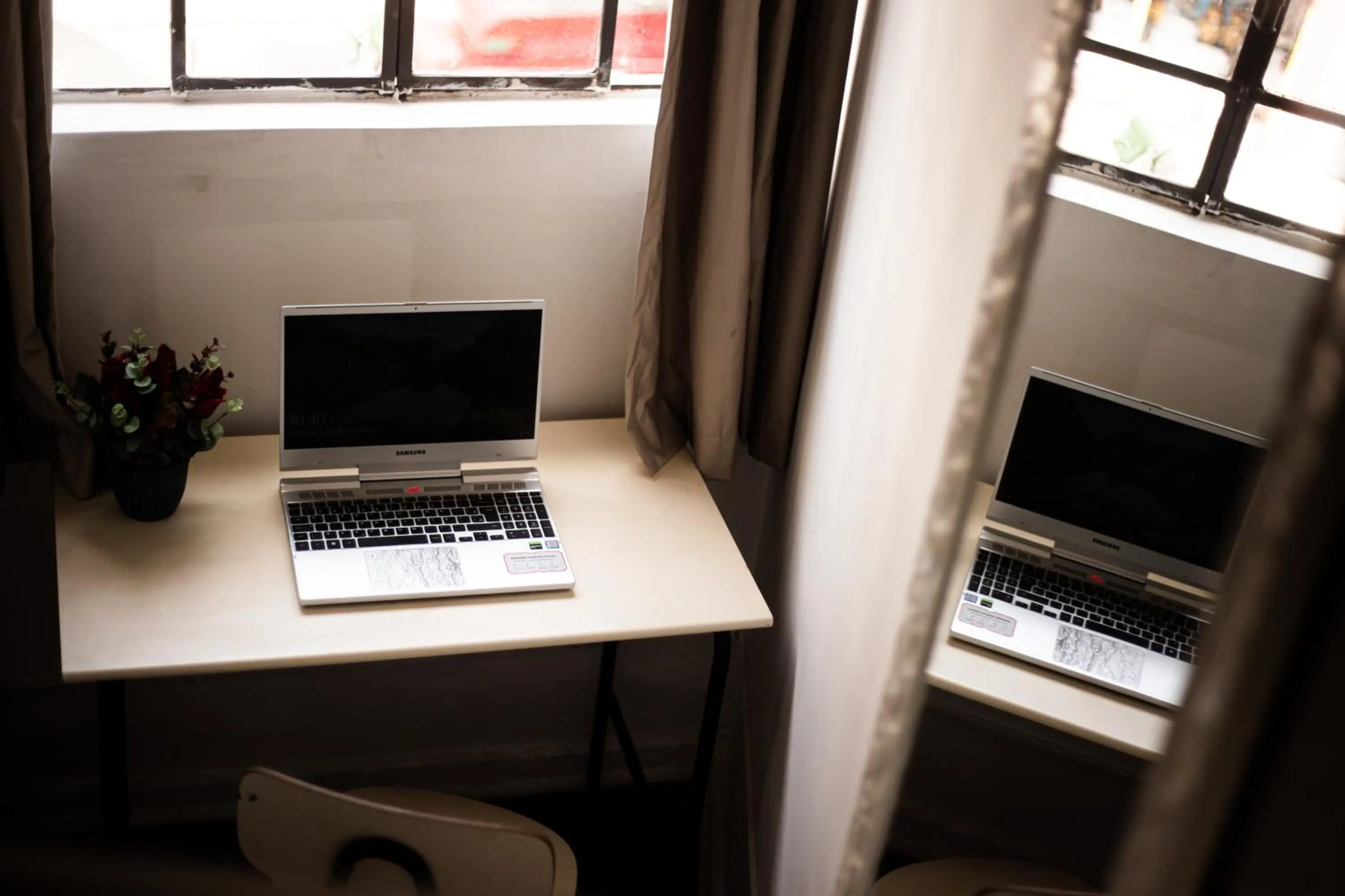 hair dresser in Hostel Liberdade