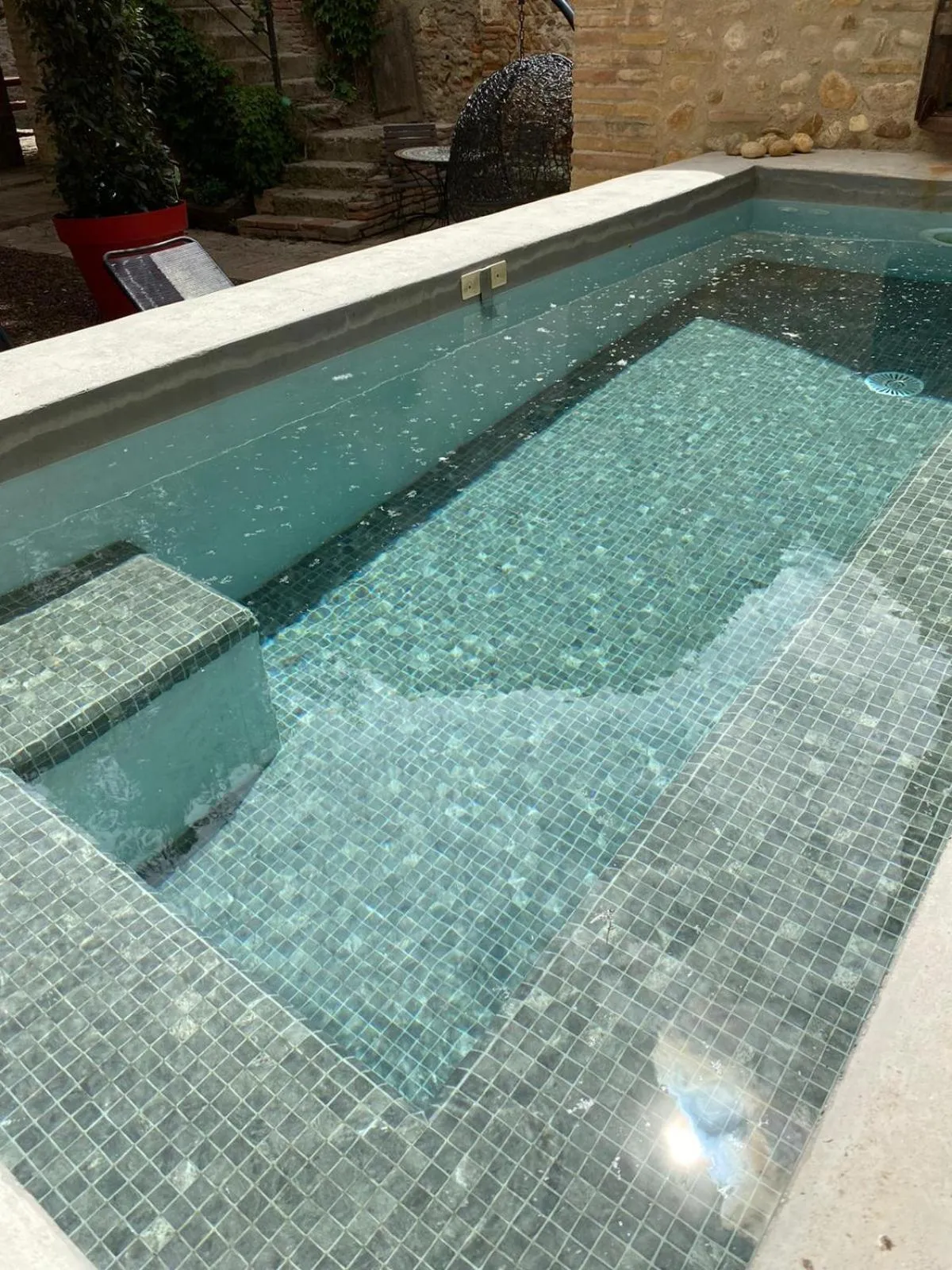 Swimming pool in La Vieille Demeure