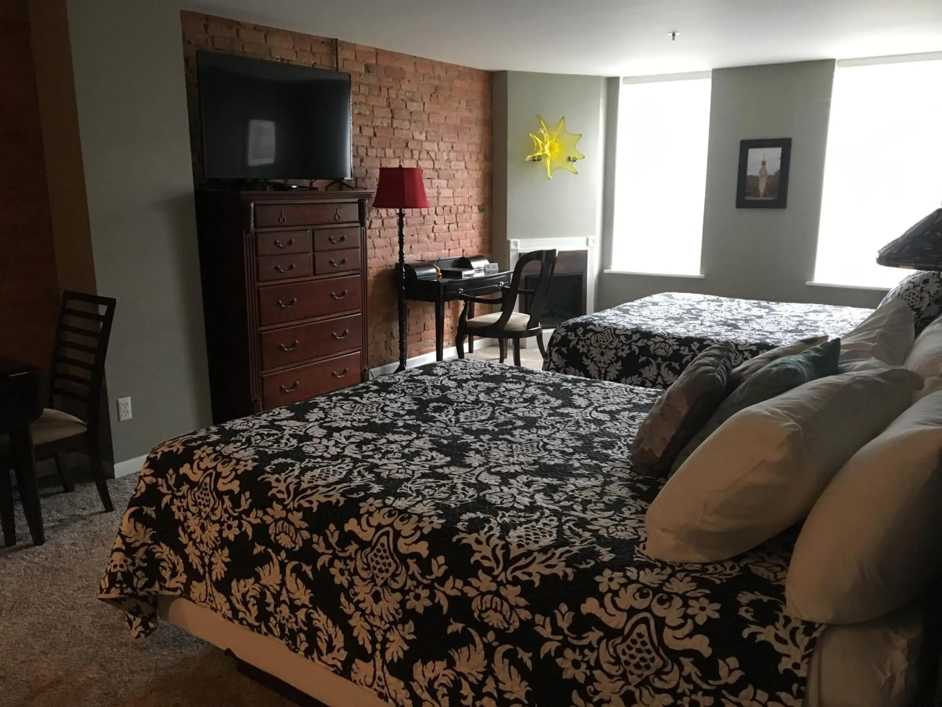 Bed in Lodging at the Gaffer Inn Bed in Lodging at the Gaffer Inn