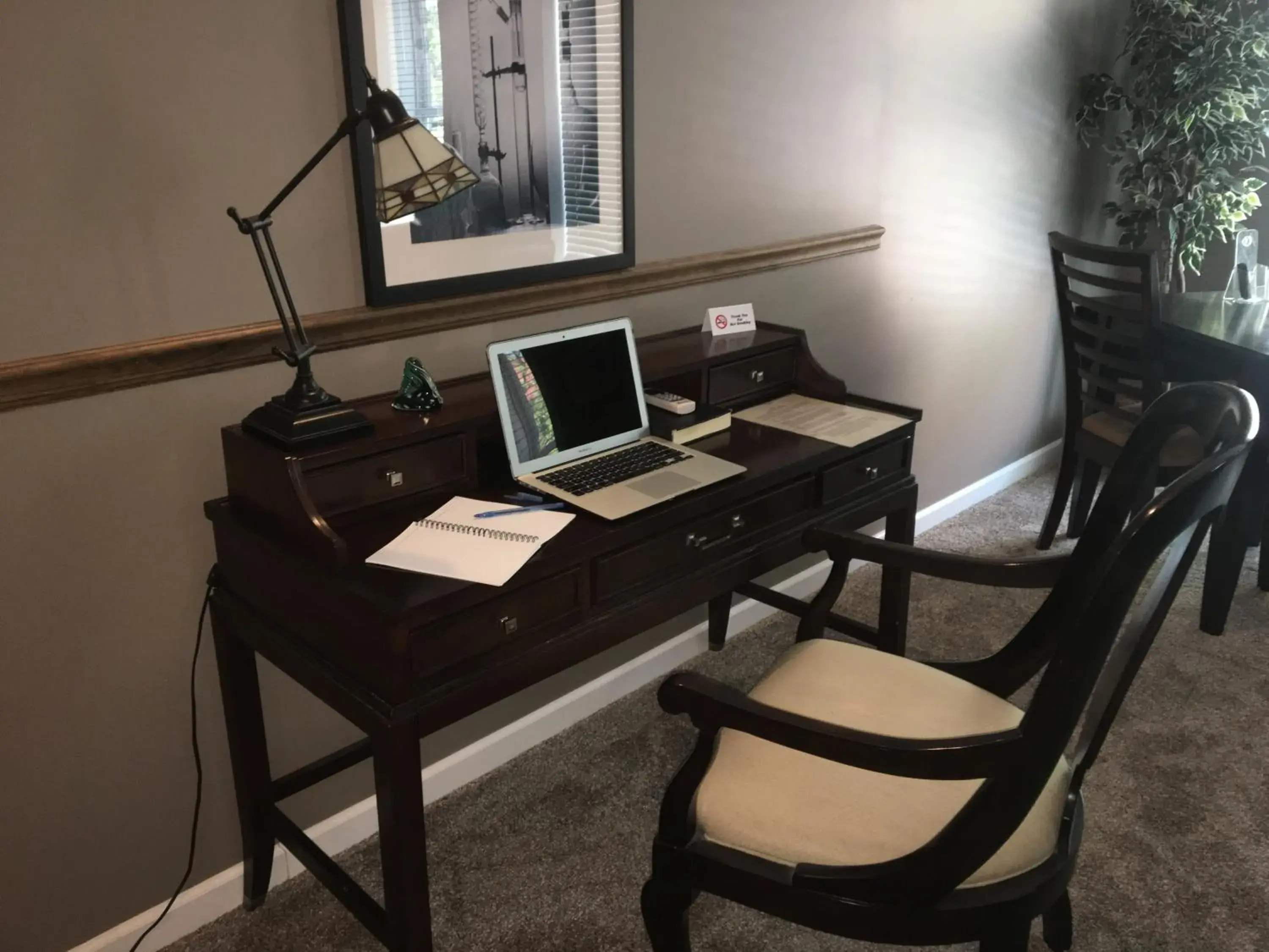 Suite with City View in Lodging at the Gaffer Inn Suite with City View in Lodging at the Gaffer Inn