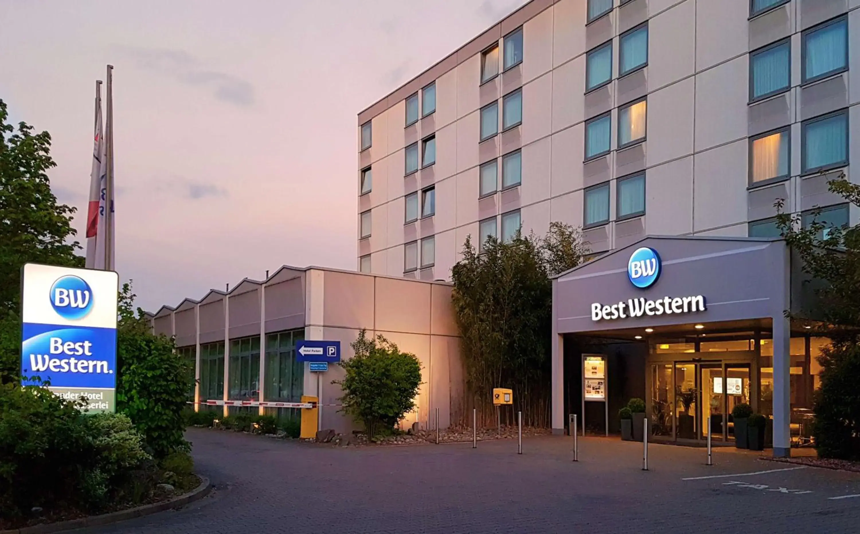 Property building in Best Western Macrander Hotel Frankfurt/Kaiserlei Property building in Best Western Macrander Hotel Frankfurt/Kaiserlei