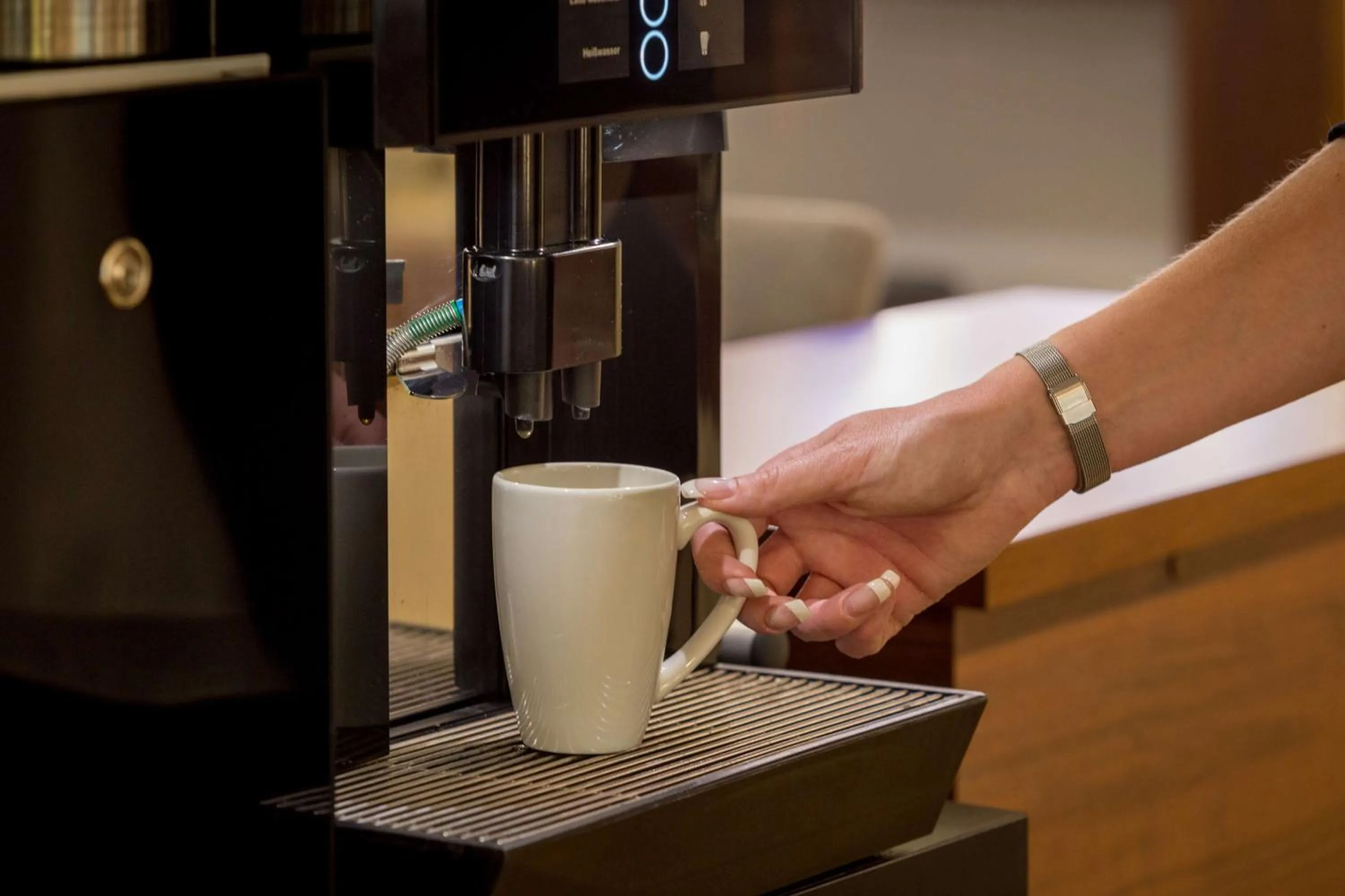 Food and drinks in Best Western Macrander Hotel Frankfurt/Kaiserlei