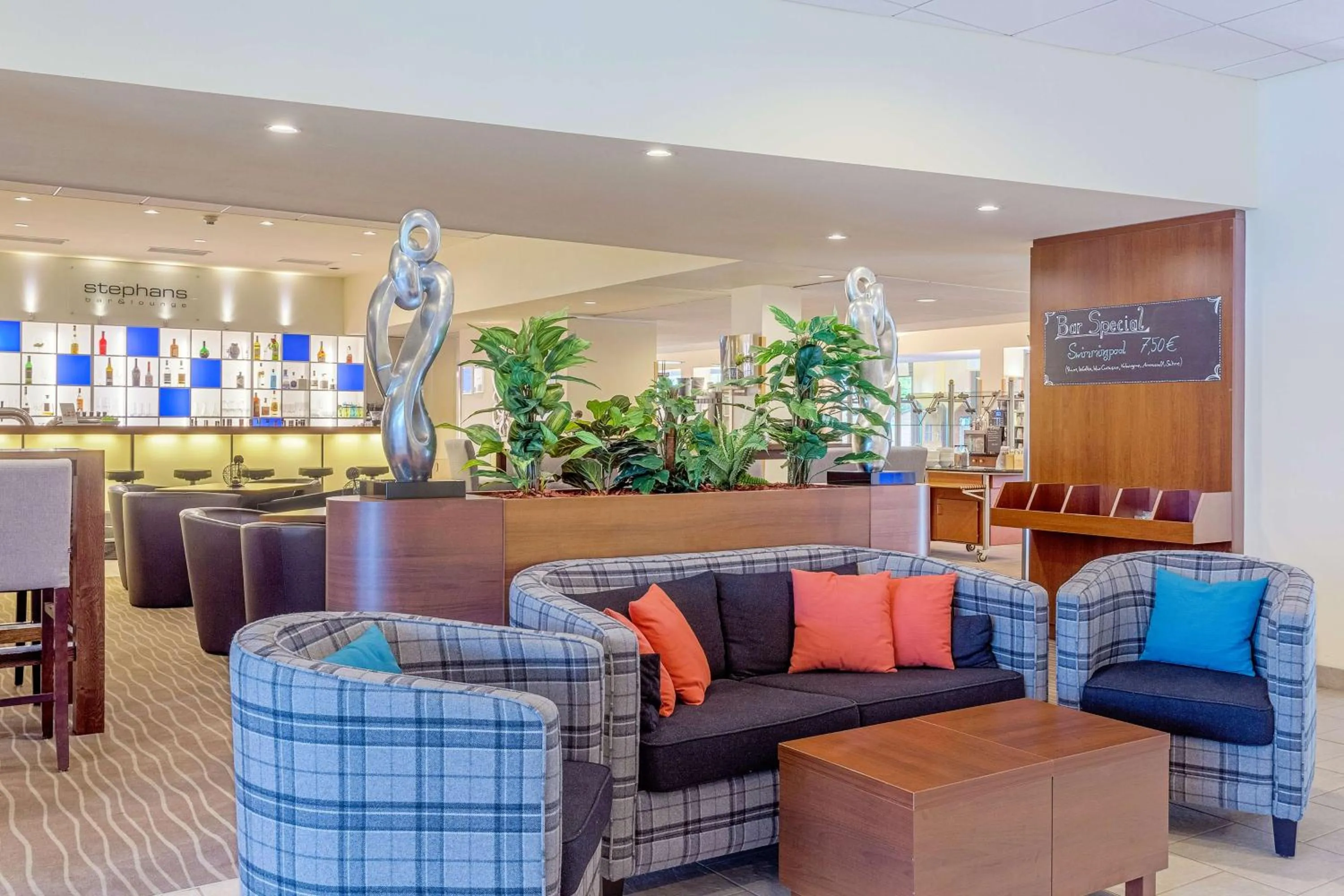 Lobby or reception in Best Western Macrander Hotel Frankfurt/Kaiserlei