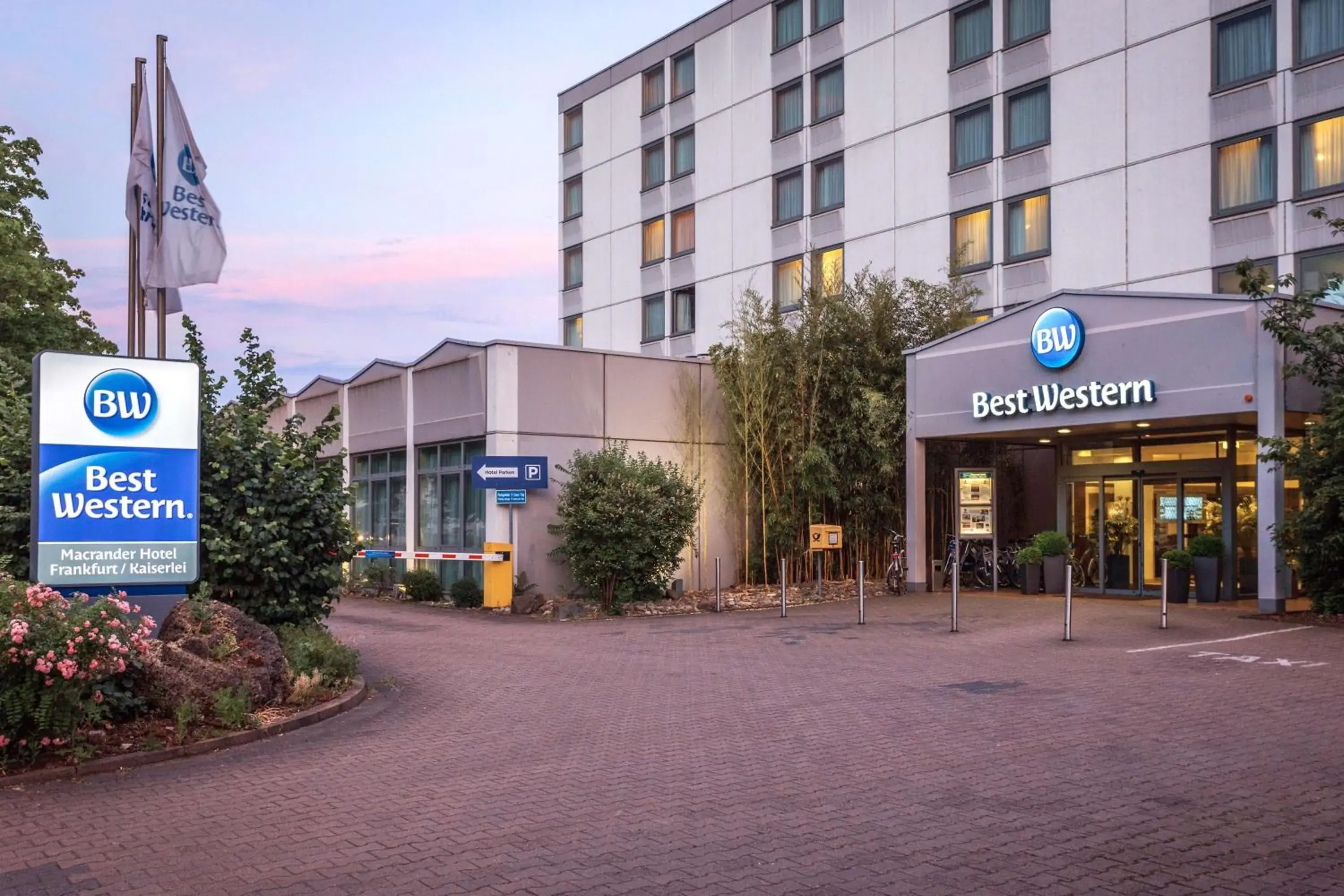 Property building in Best Western Macrander Hotel Frankfurt/Kaiserlei Property building in Best Western Macrander Hotel Frankfurt/Kaiserlei