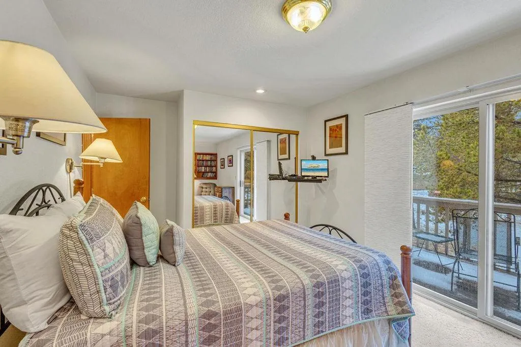 Bed in Big Leaf - Unit 6