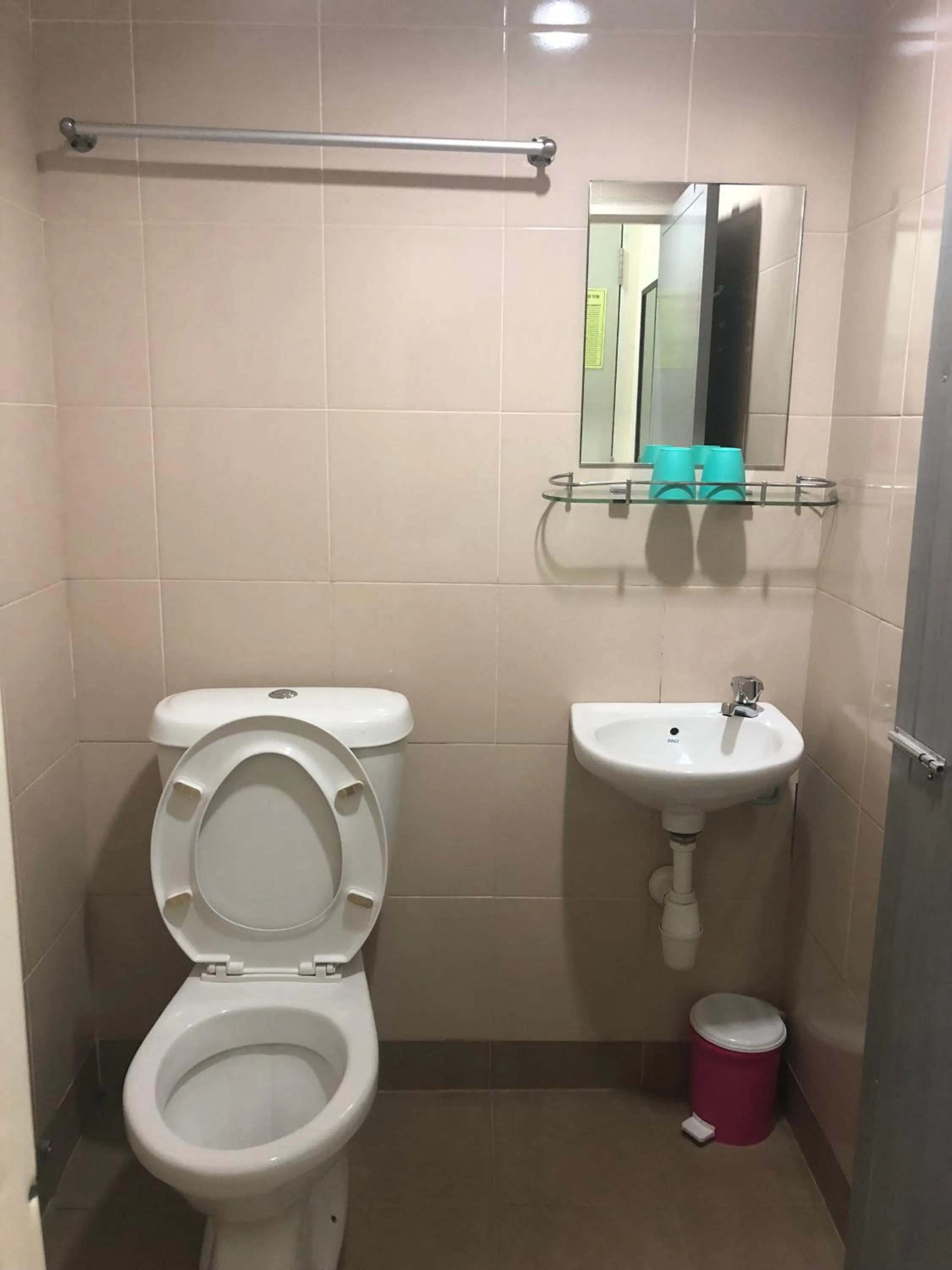 Bathroom in Best Seven Motel