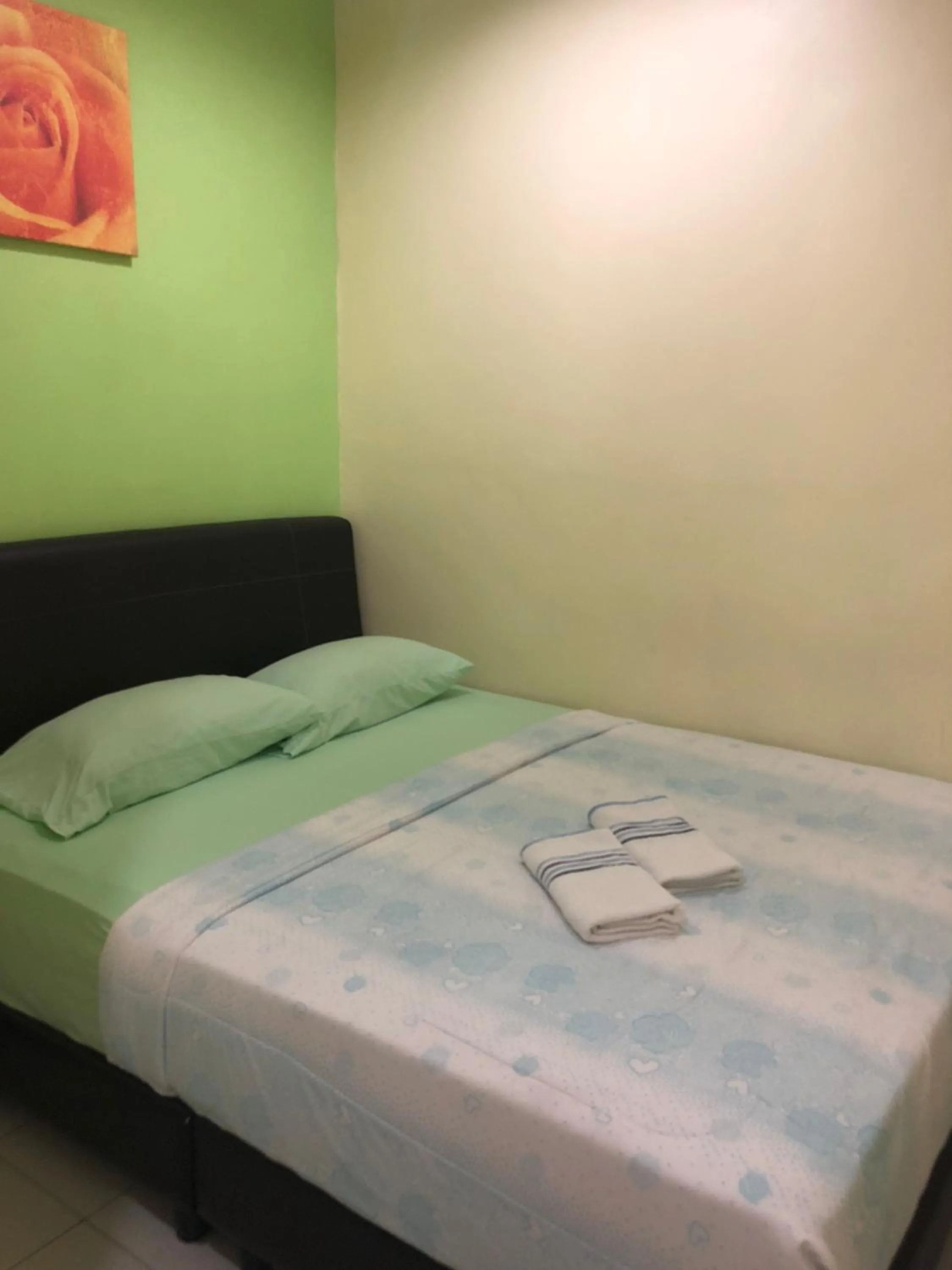 Bed in Best Seven Motel