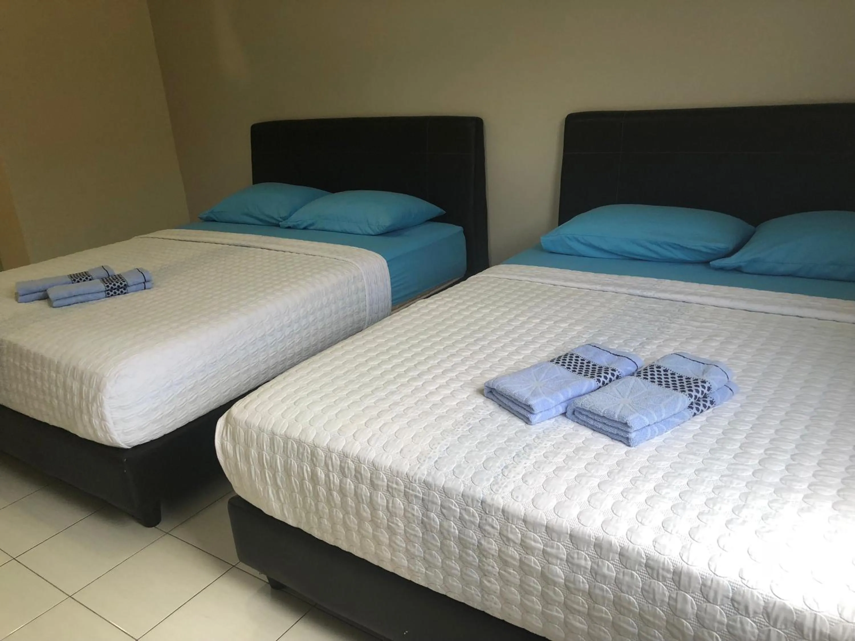 Bed in Best Seven Motel