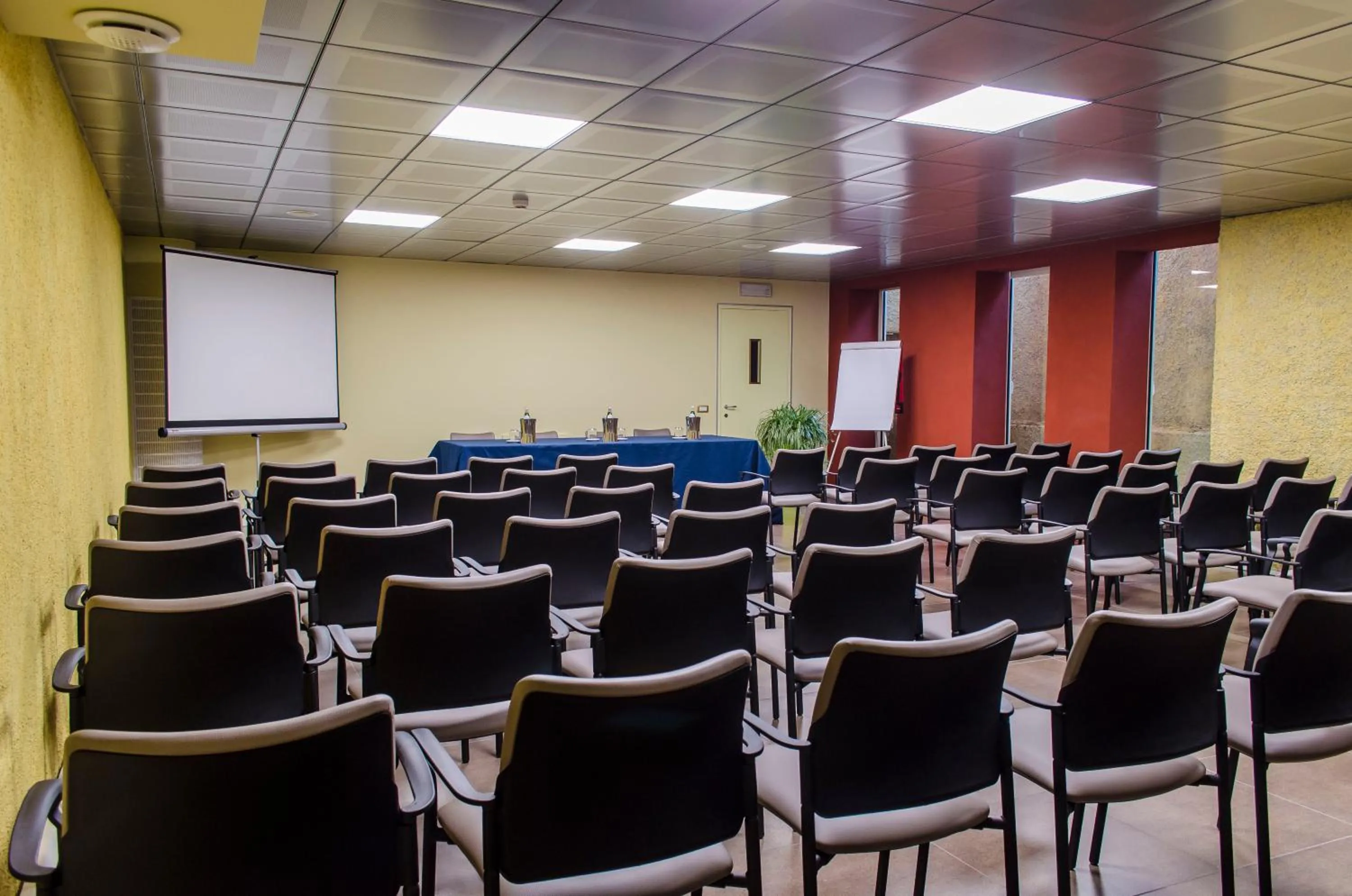 Business facilities in Elliot Osteria e dormire in collina