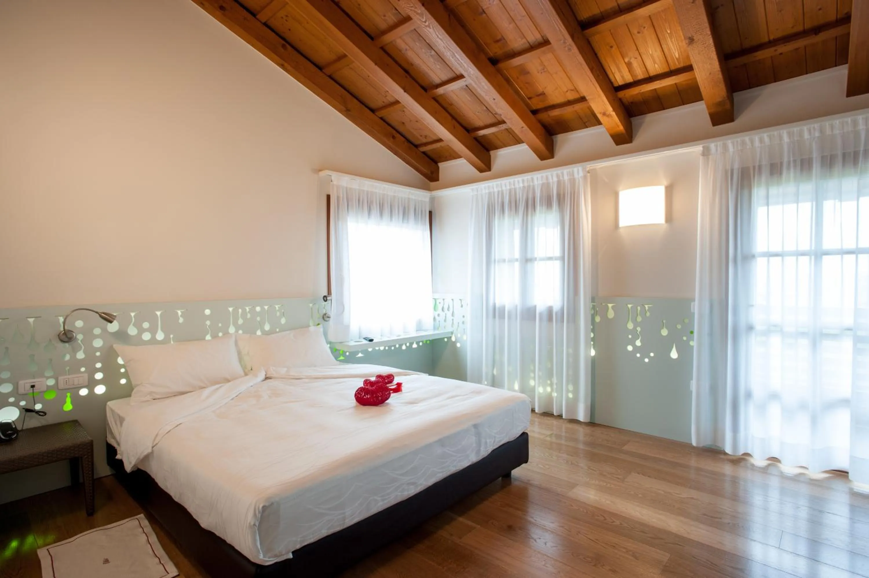 Photo of the whole room, Bed in Elliot Osteria e dormire in collina