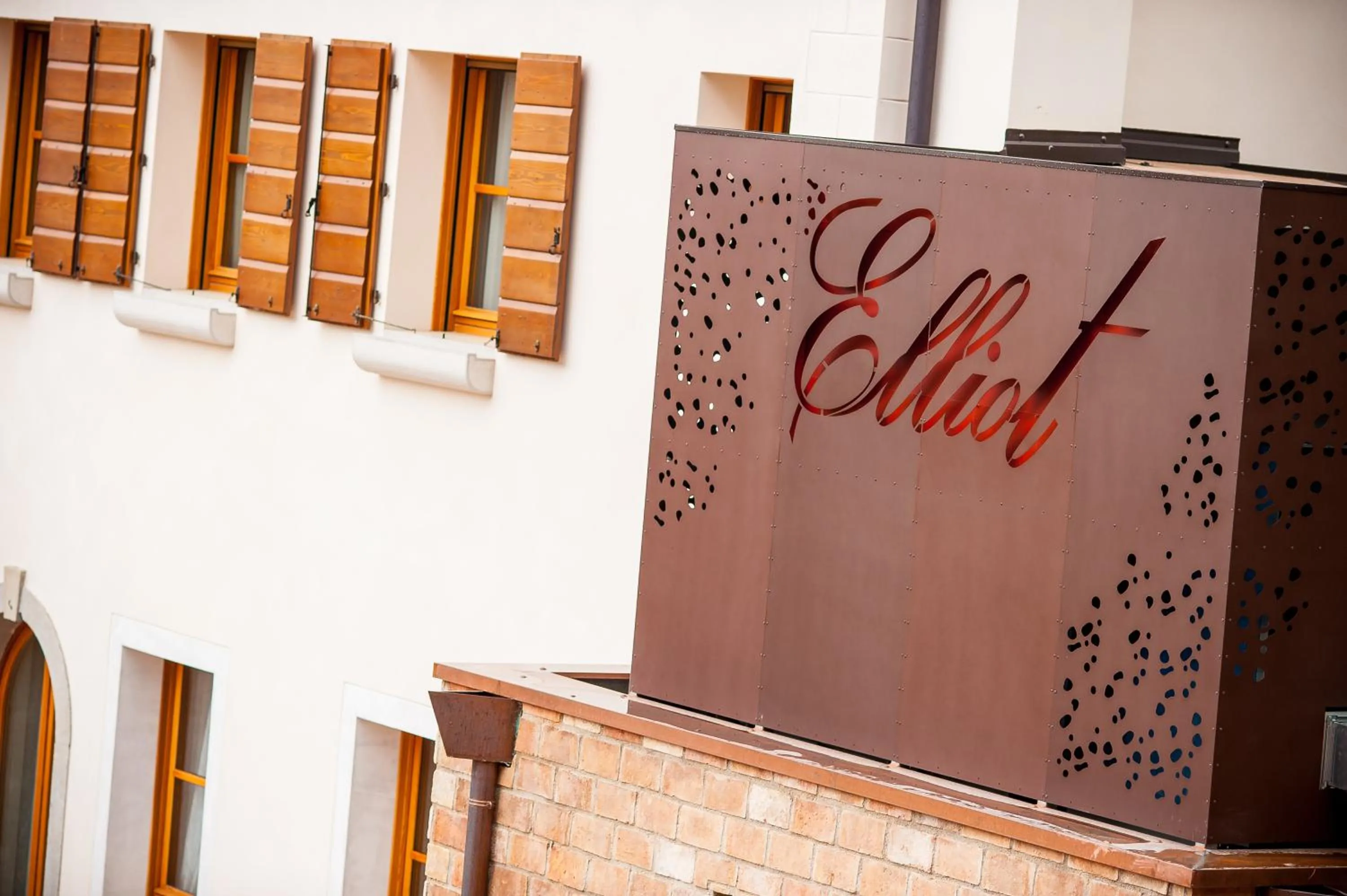 Facade/entrance in Elliot Osteria e dormire in collina