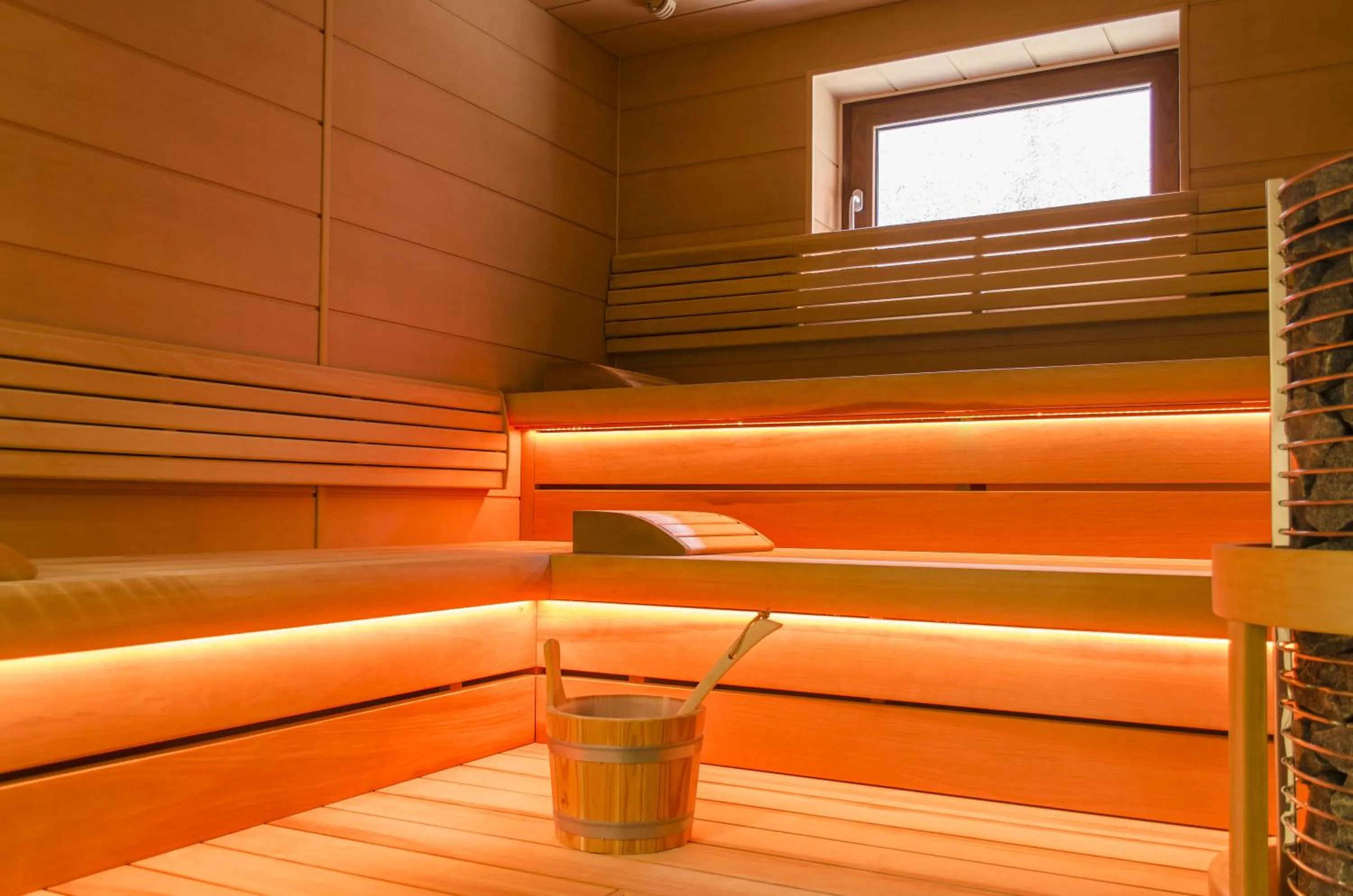 Sauna in Elliot Osteria e dormire in collina