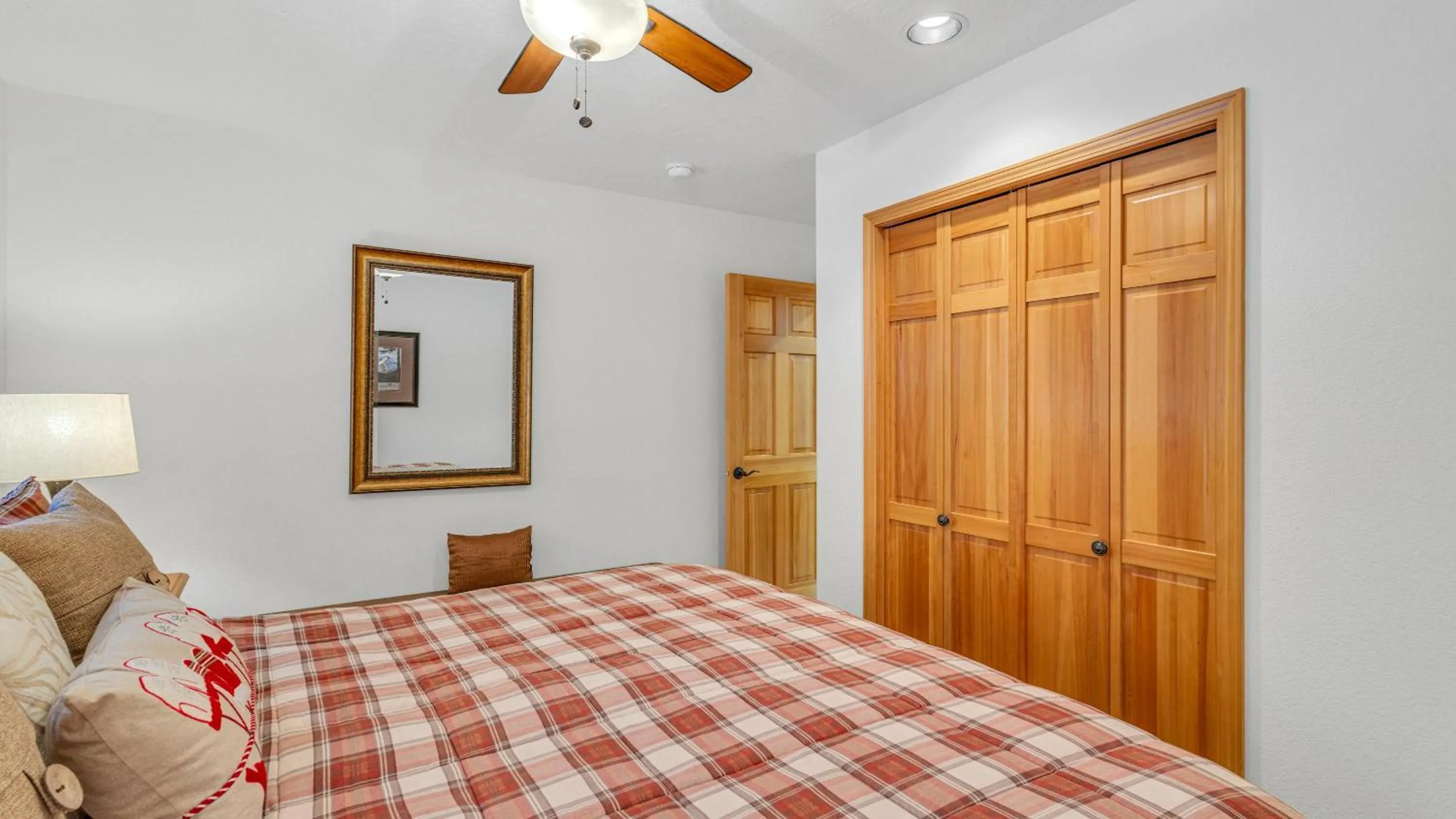 Bed in Gosling - Unit 6