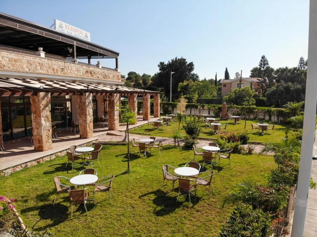 Restaurant/places to eat in Eliofos Elegant Maisonettes