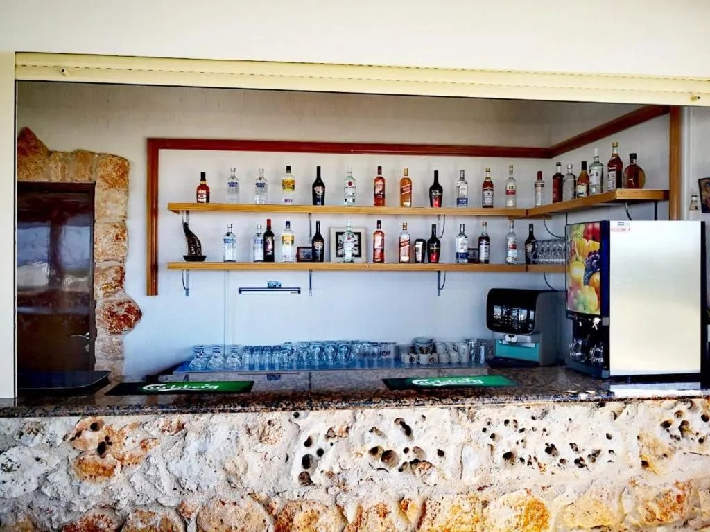 Restaurant/places to eat in Eliofos Elegant Maisonettes