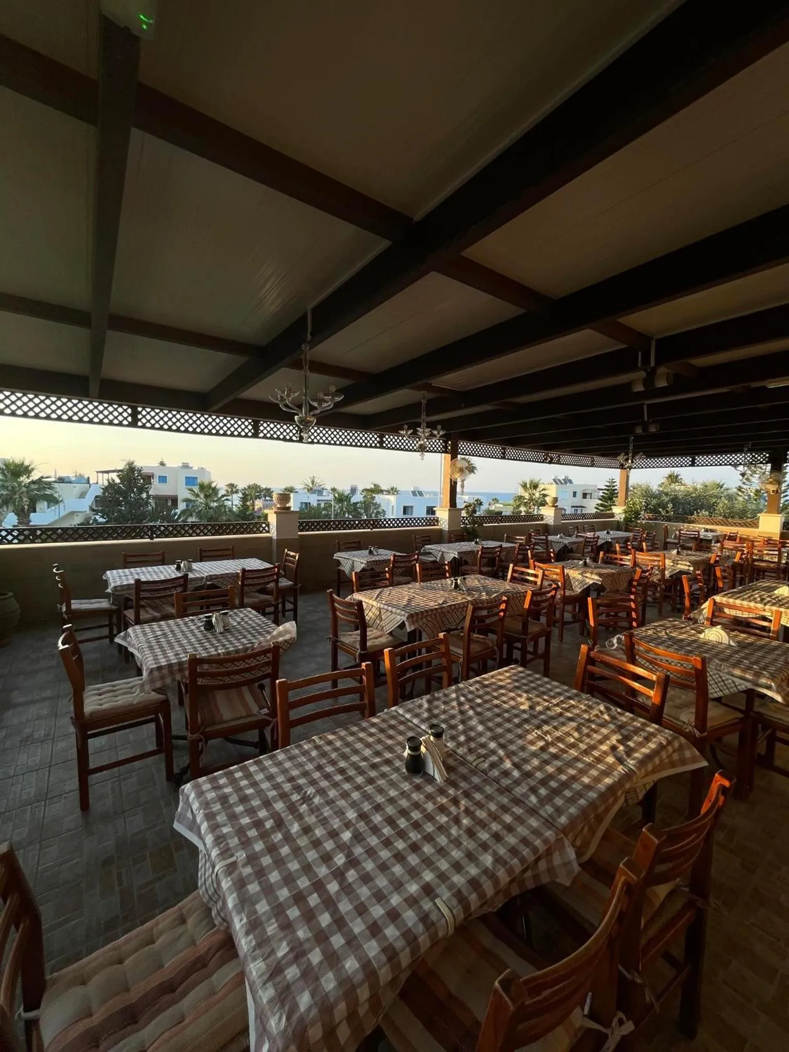 Restaurant/places to eat in Eliofos Elegant Maisonettes