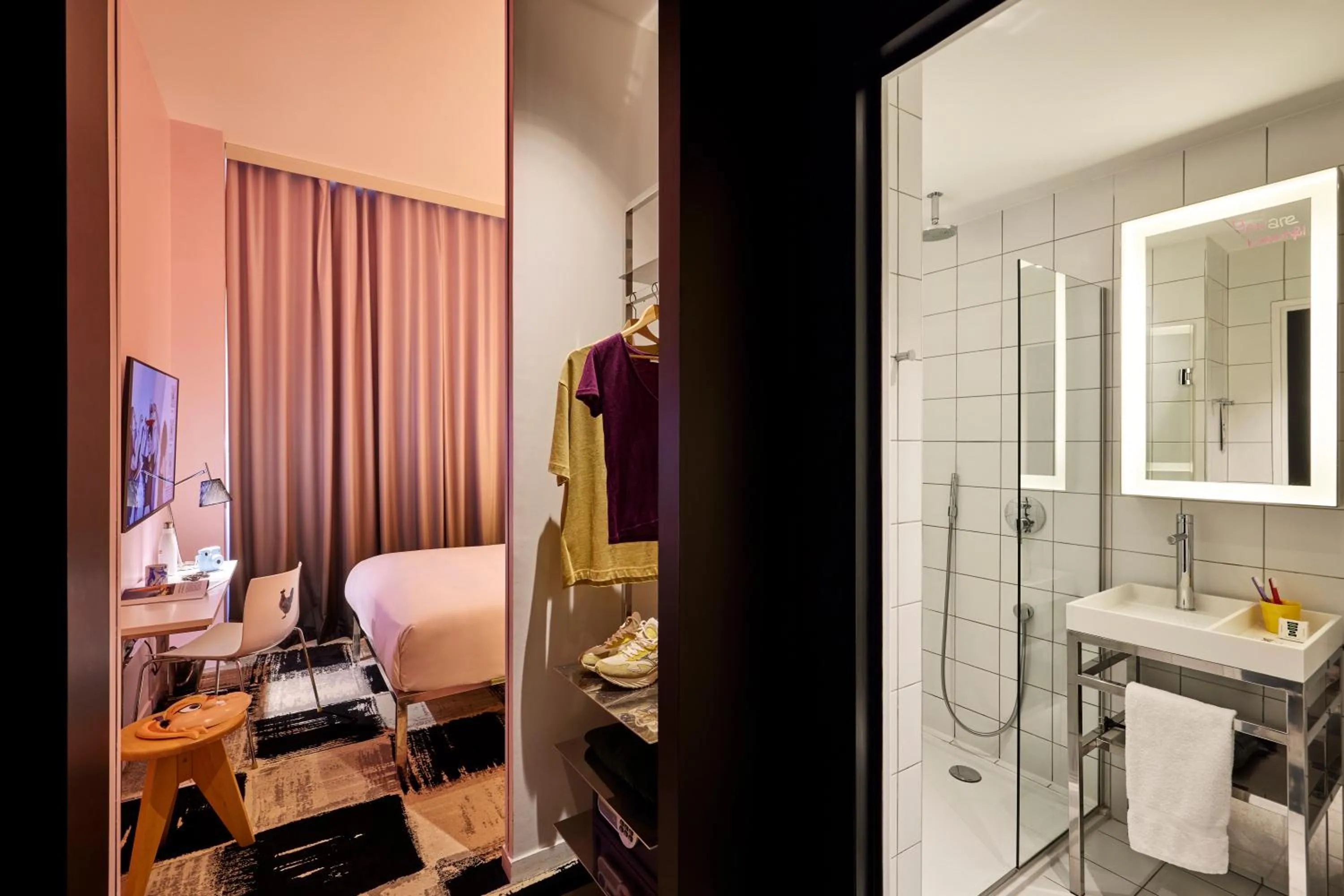 Bed in Mama Shelter Bordeaux Centre