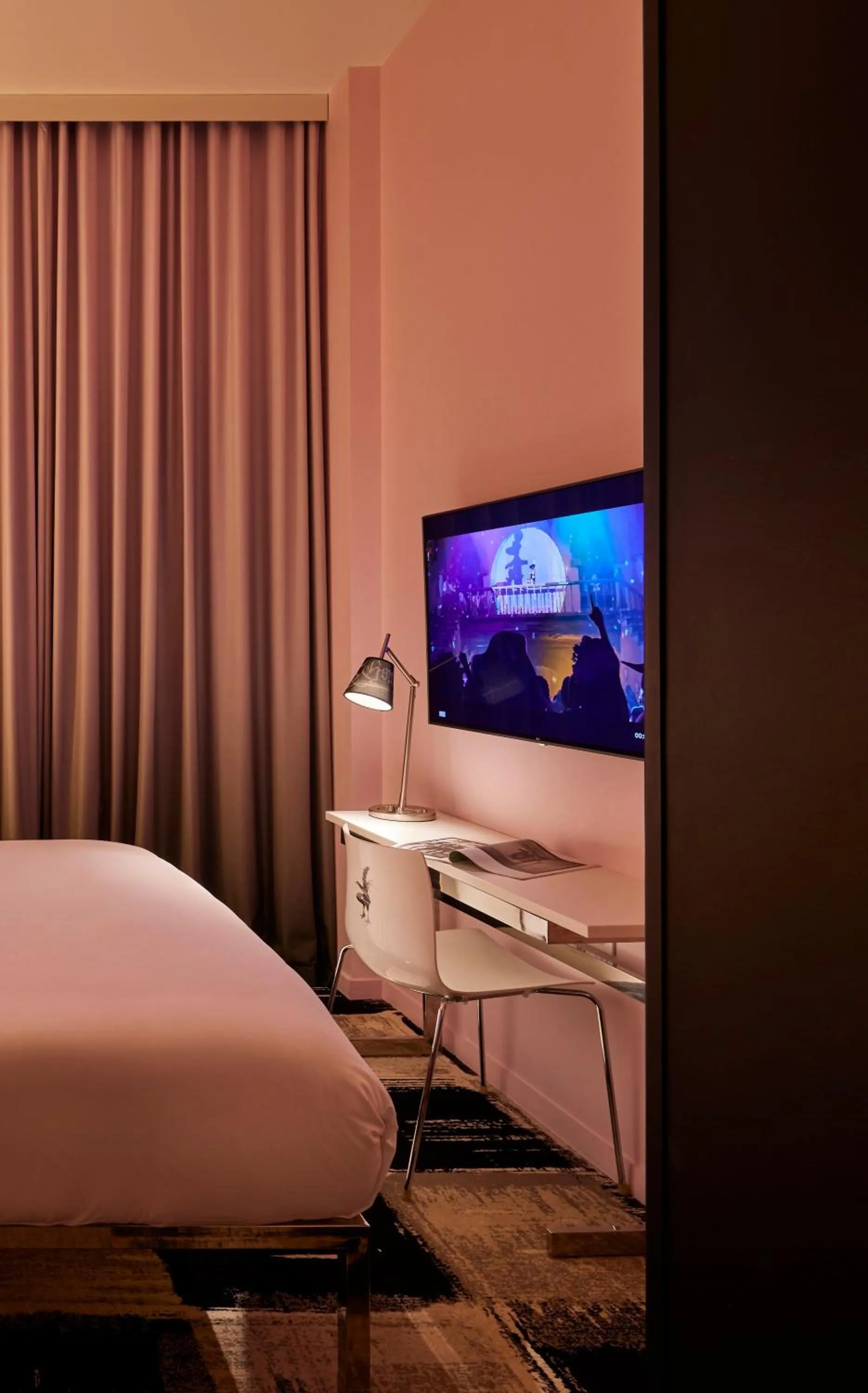 TV and multimedia, Bed in Mama Shelter Bordeaux Centre