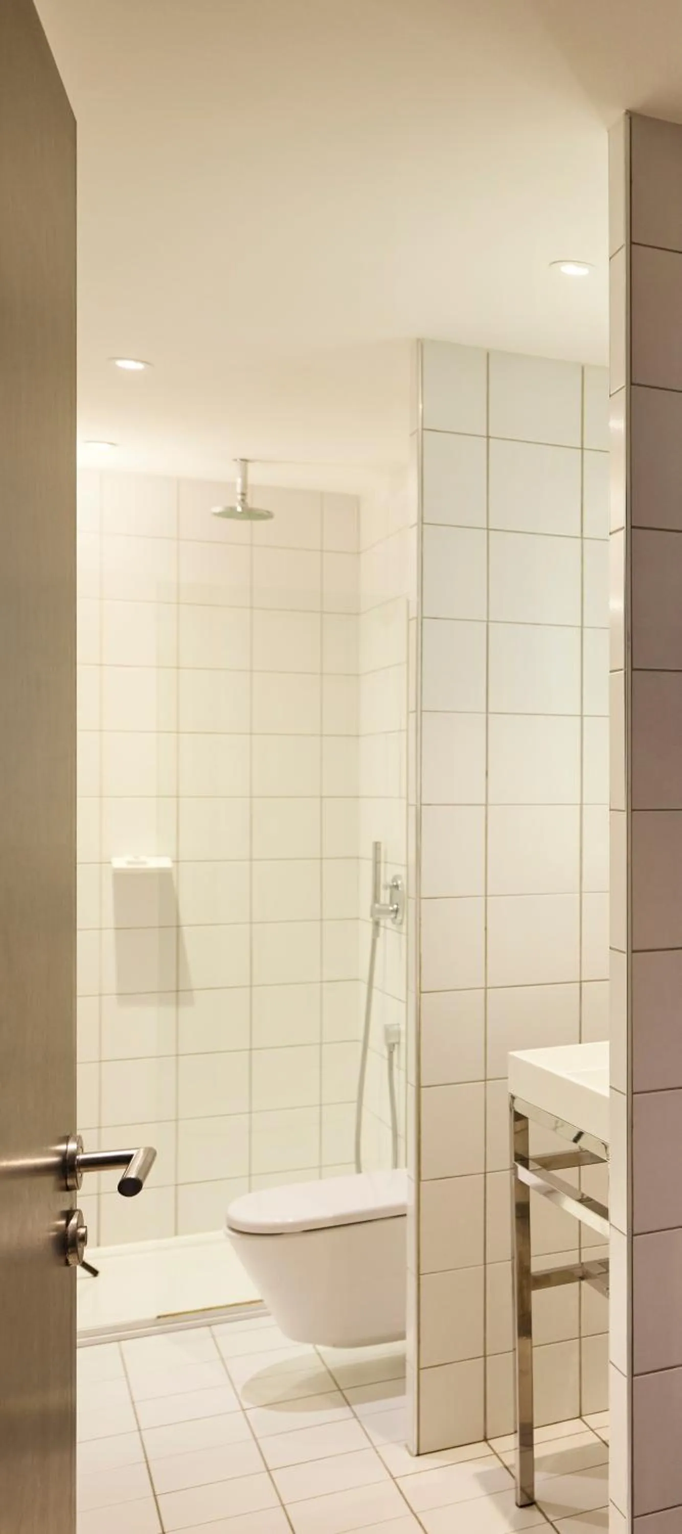 Toilet in Mama Shelter Bordeaux Centre