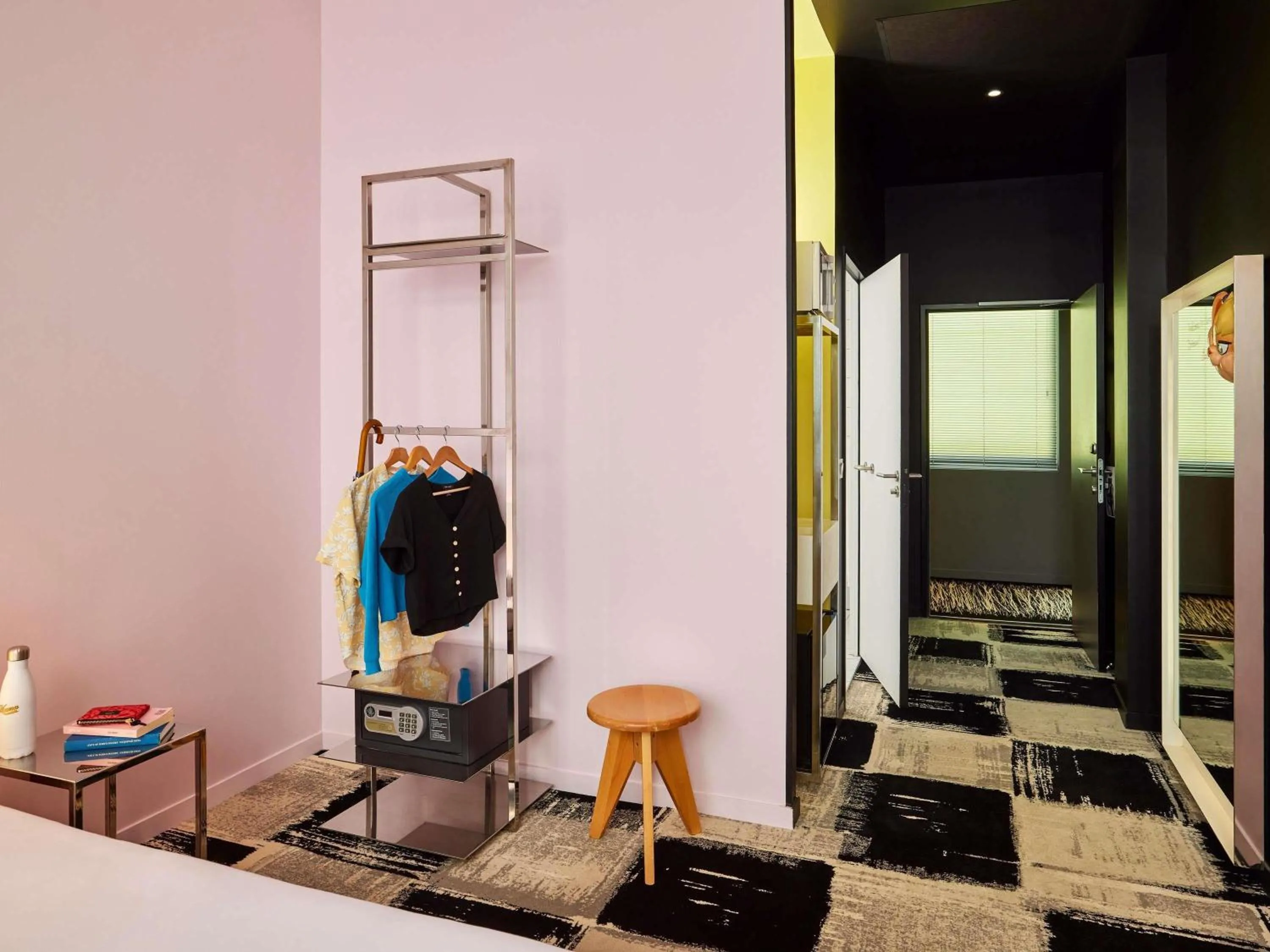 Bedroom in Mama Shelter Bordeaux Centre