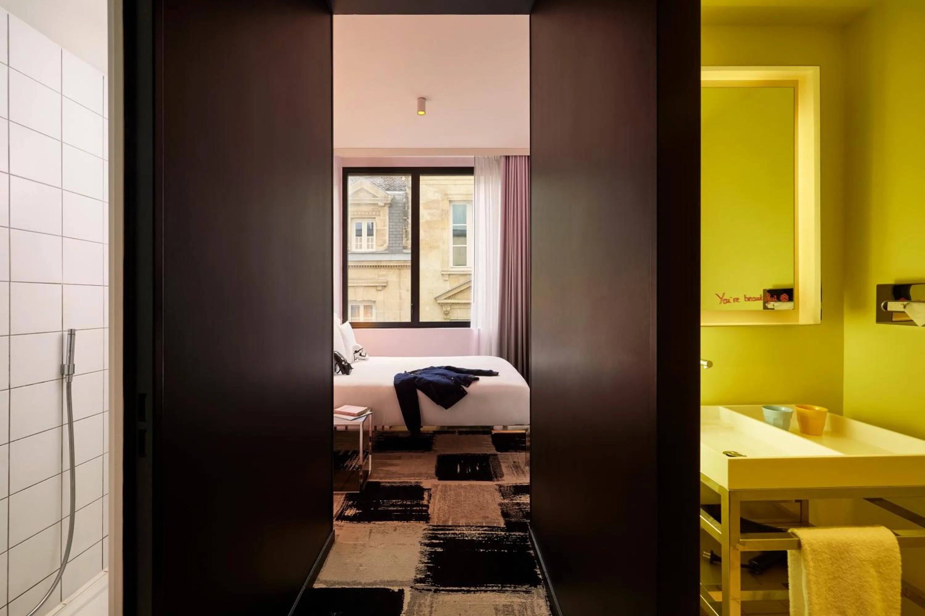 Bed in Mama Shelter Bordeaux Centre