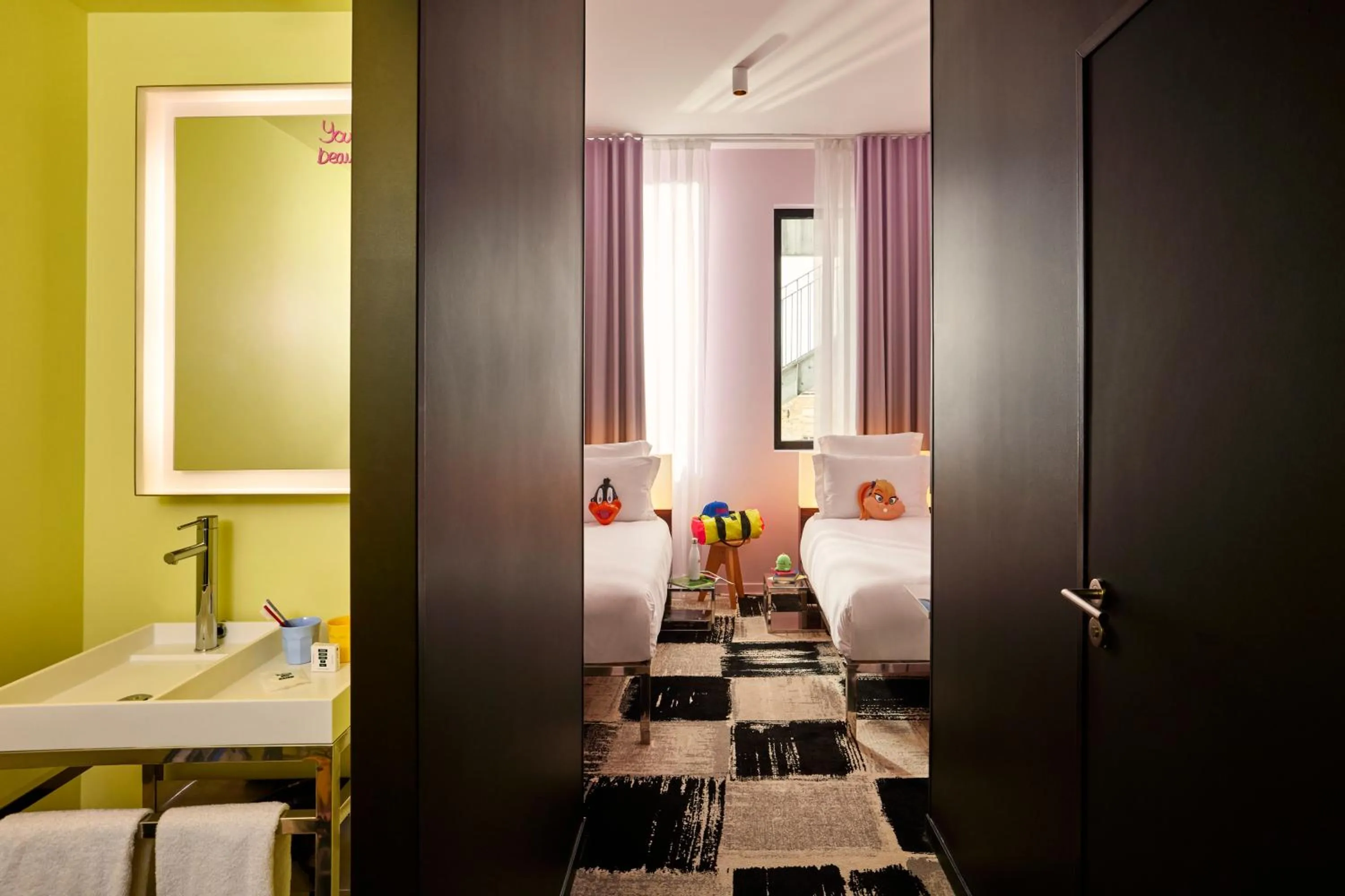 Bed in Mama Shelter Bordeaux Centre