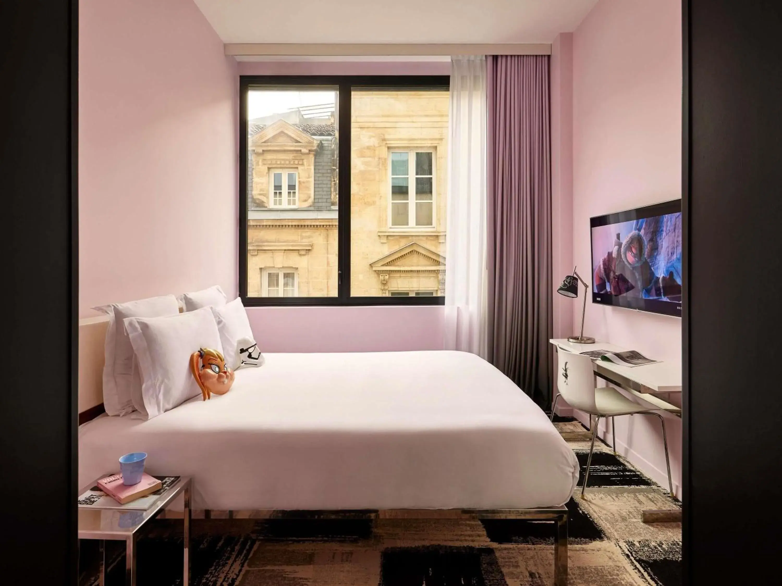 Bedroom, Bed in Mama Shelter Bordeaux Centre Bedroom, Bed in Mama Shelter Bordeaux Centre