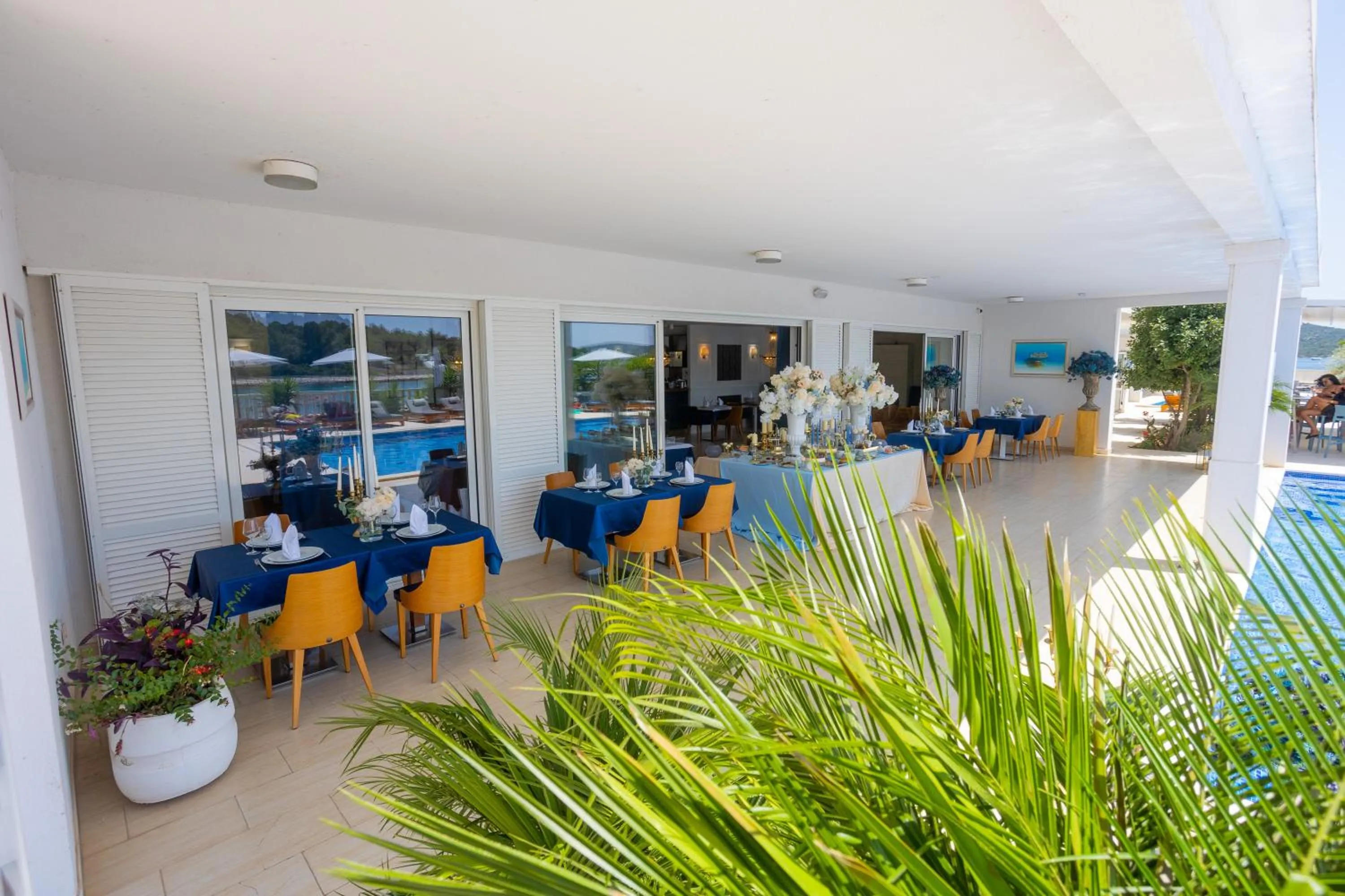Restaurant/places to eat in Perla Resort