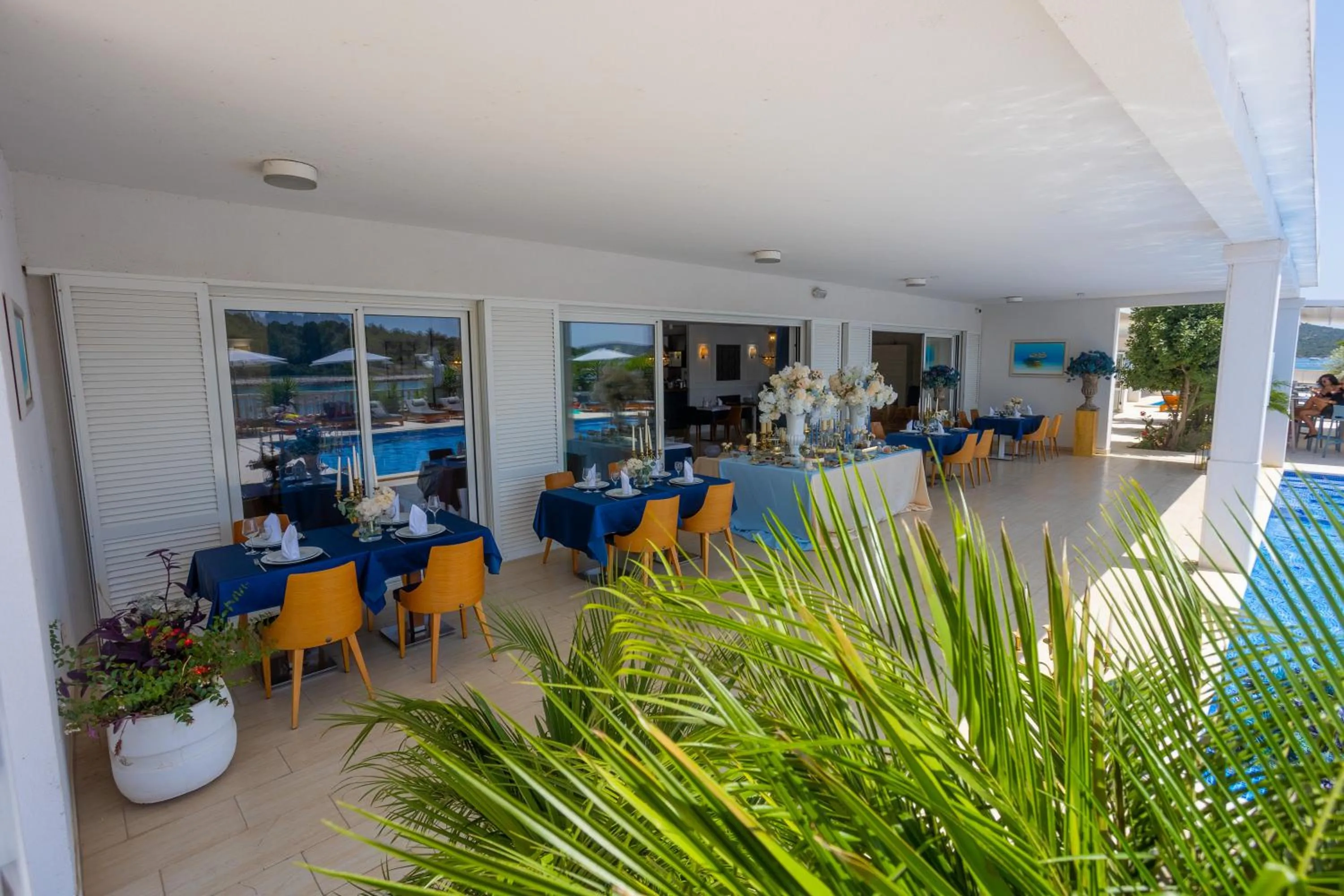 Restaurant/places to eat in Perla Resort