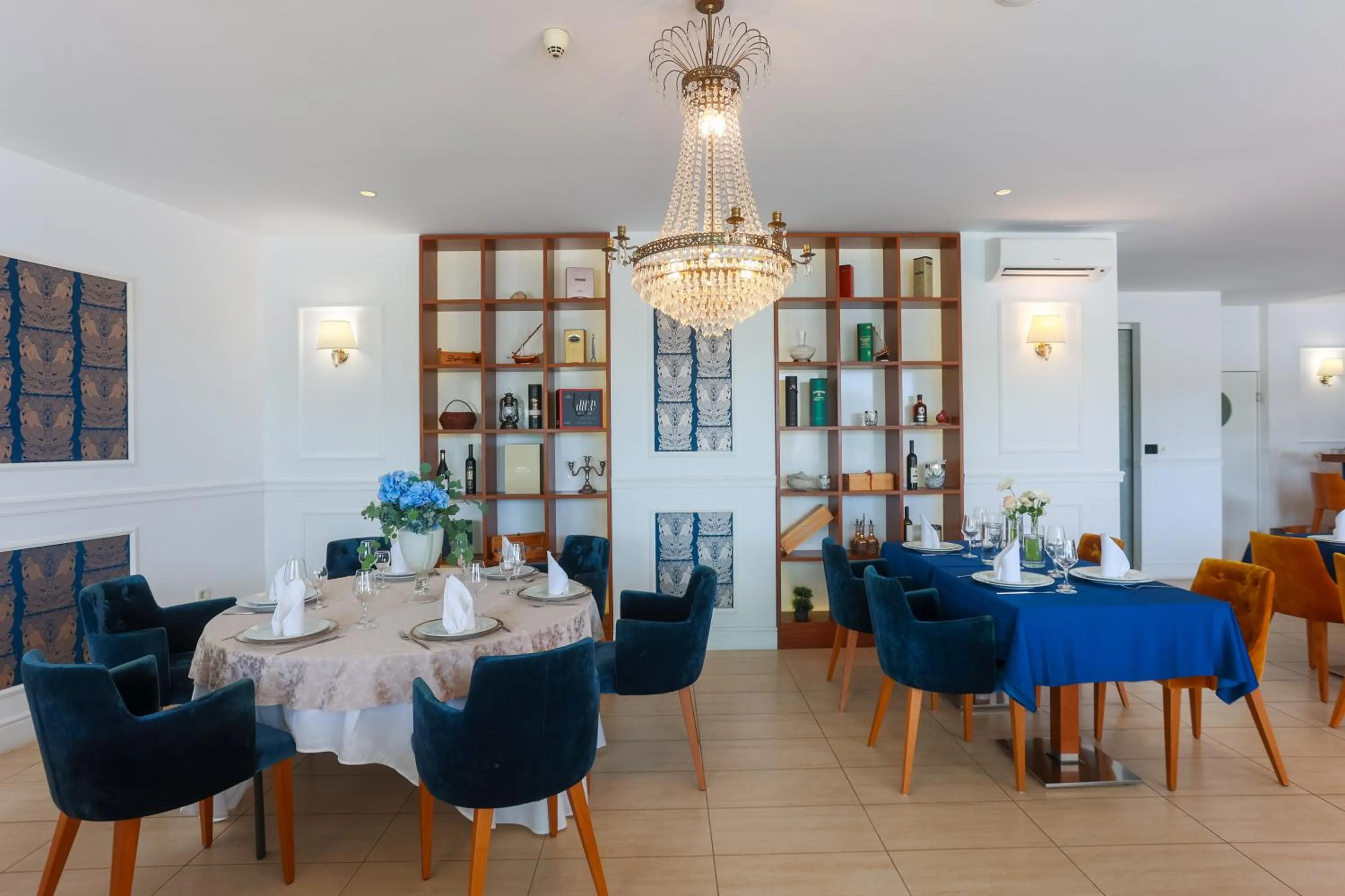 Restaurant/places to eat in Perla Resort