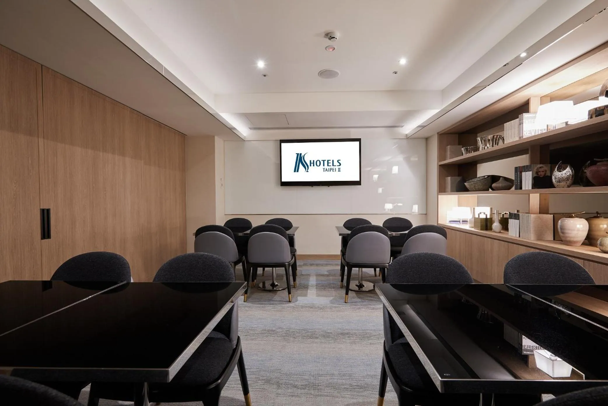 TV and multimedia in K Hotel Taipei II