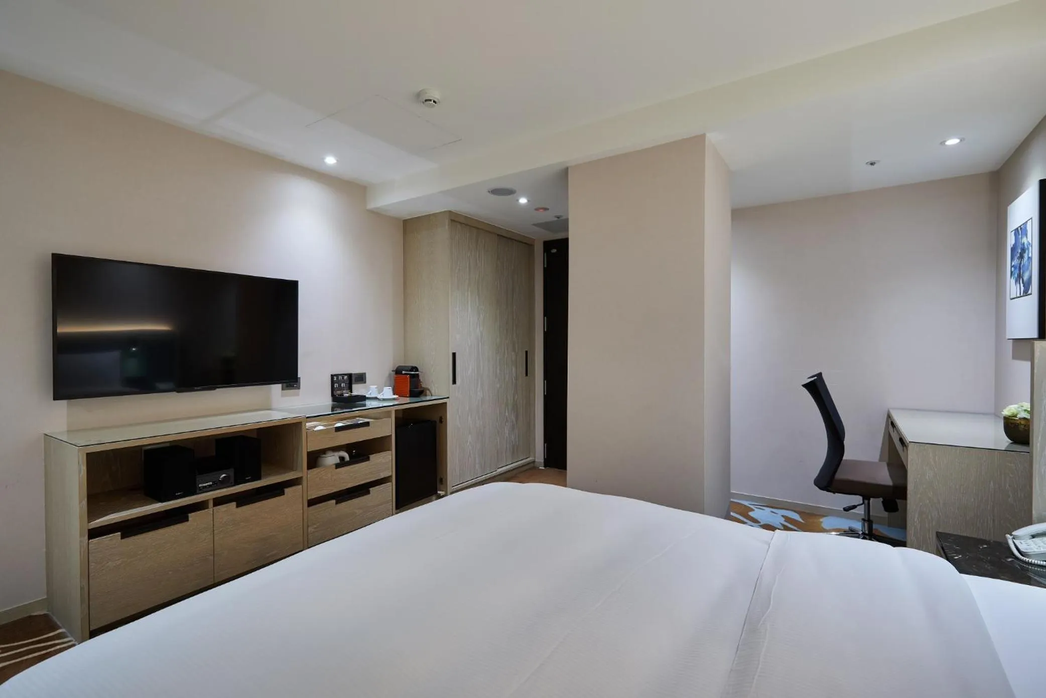 Bed in K Hotel Taipei II