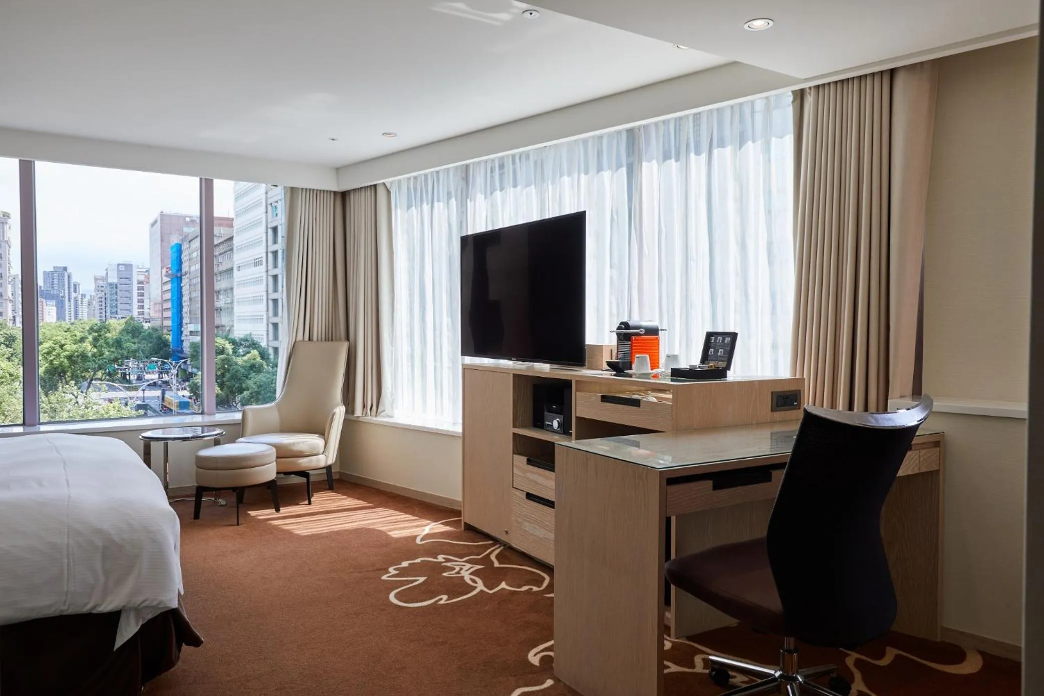 Bed in K Hotel Taipei II