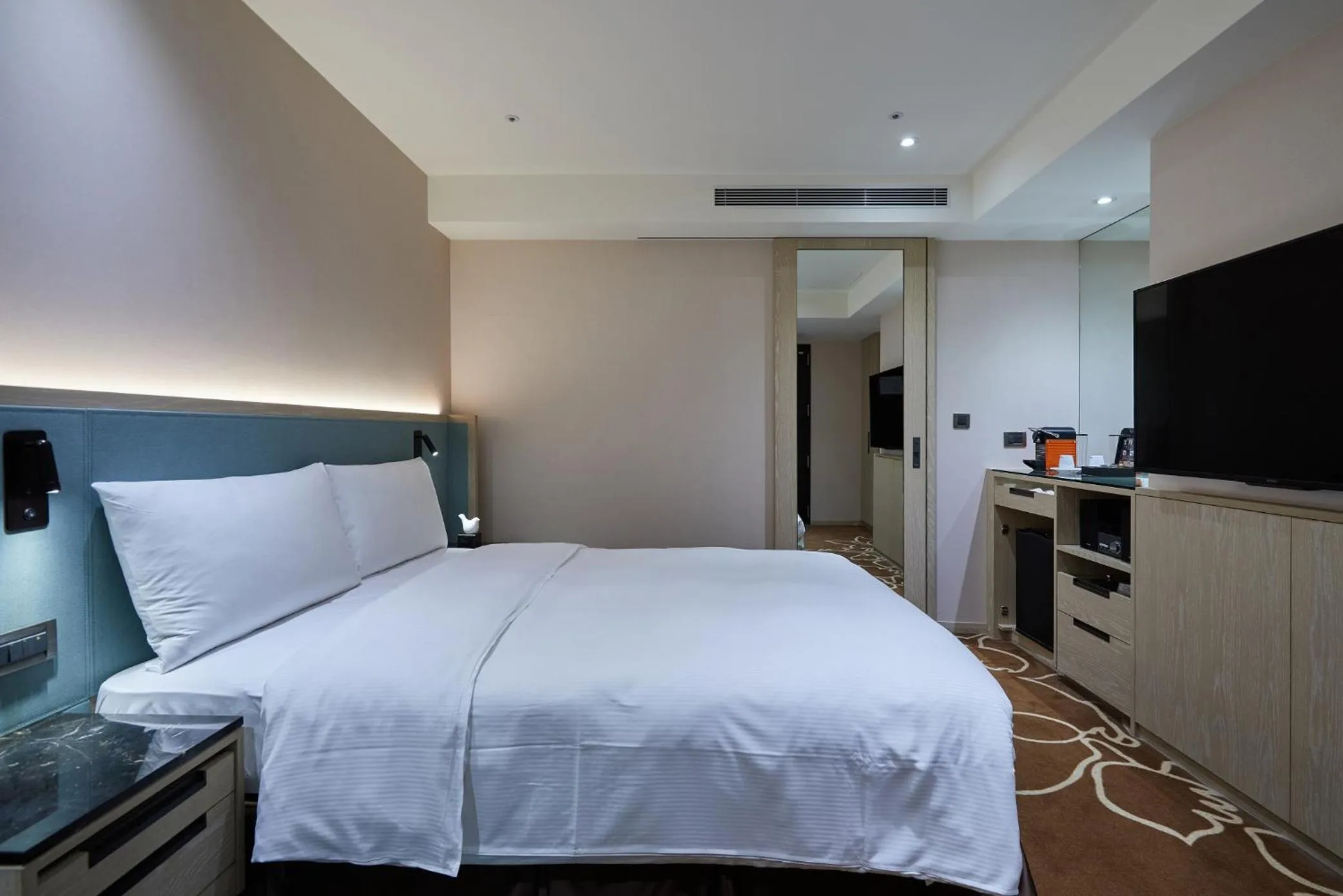 Bed in K Hotel Taipei II