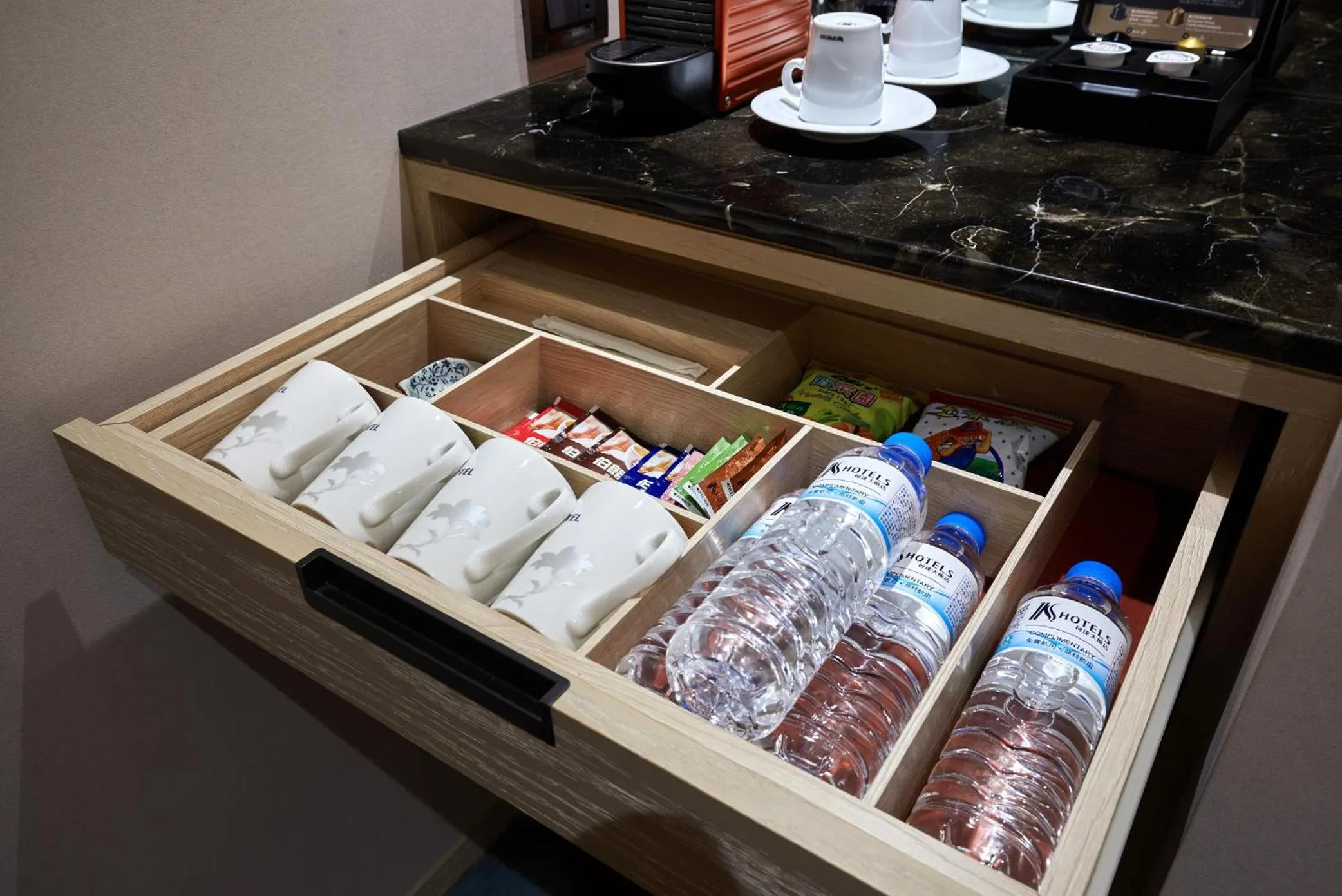 Coffee/tea facilities in K Hotel Taipei II