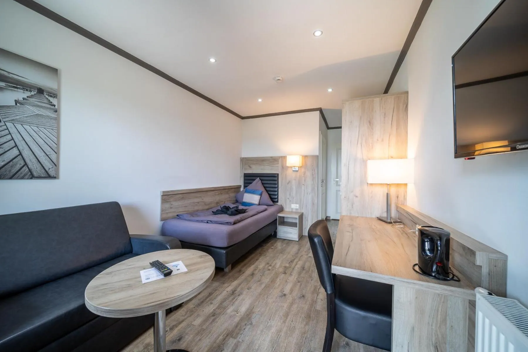 Photo of the whole room, Bed in Hotel Zum Halbmond