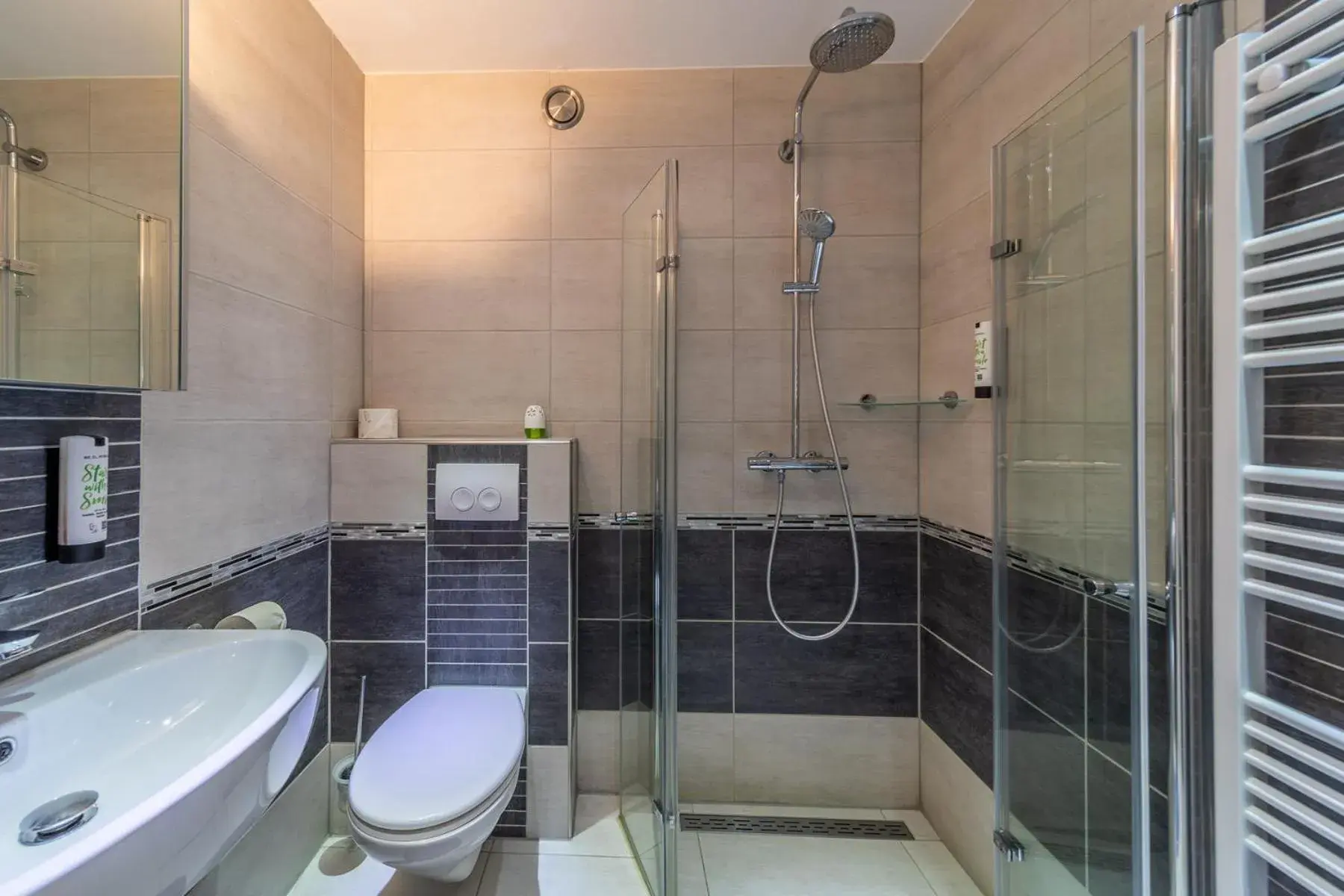 Double Room with Patio - single occupancy in Hotel Zum Halbmond Double Room with Patio - single occupancy in Hotel Zum Halbmond