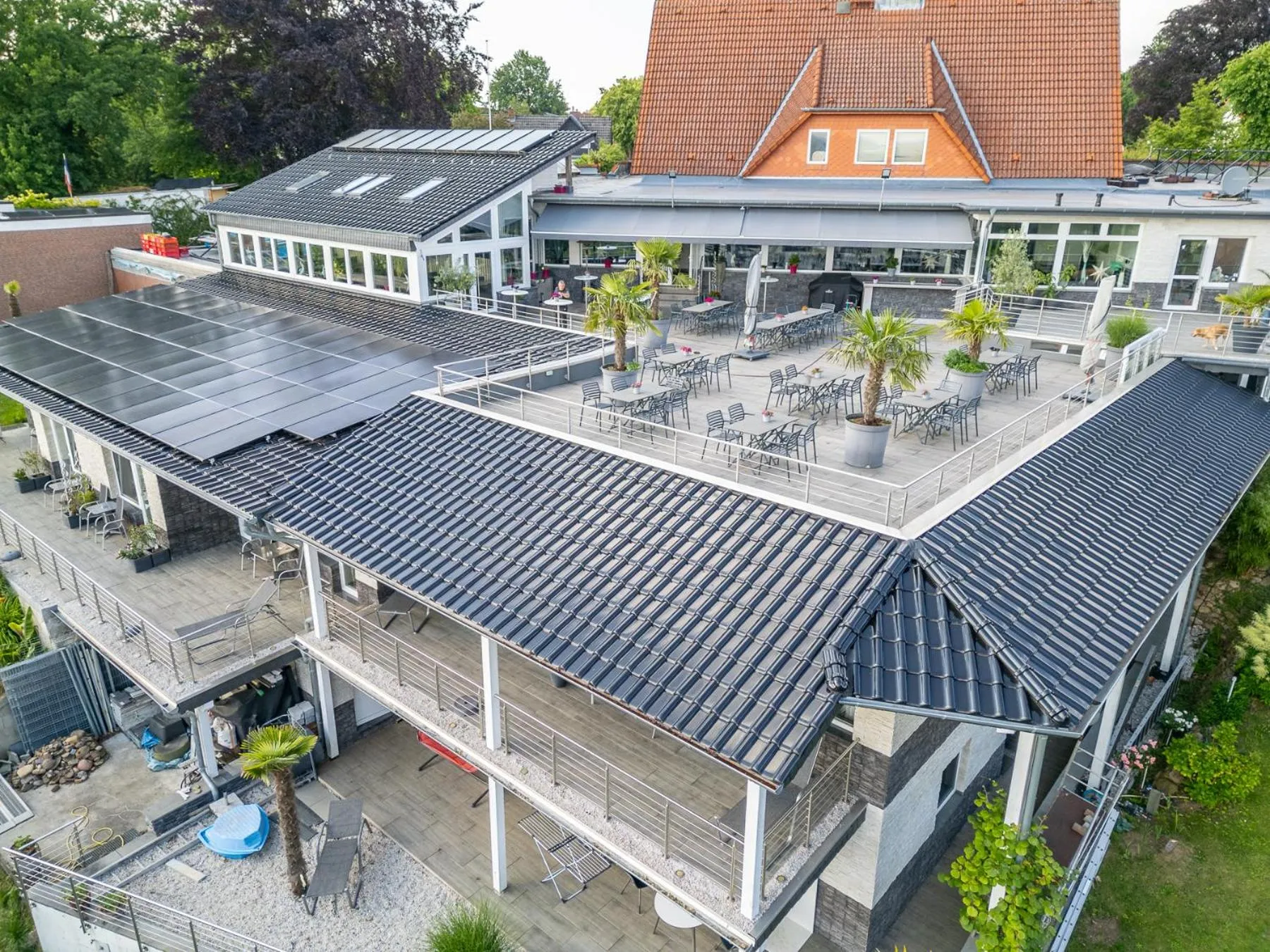 Property building in Hotel Zum Halbmond